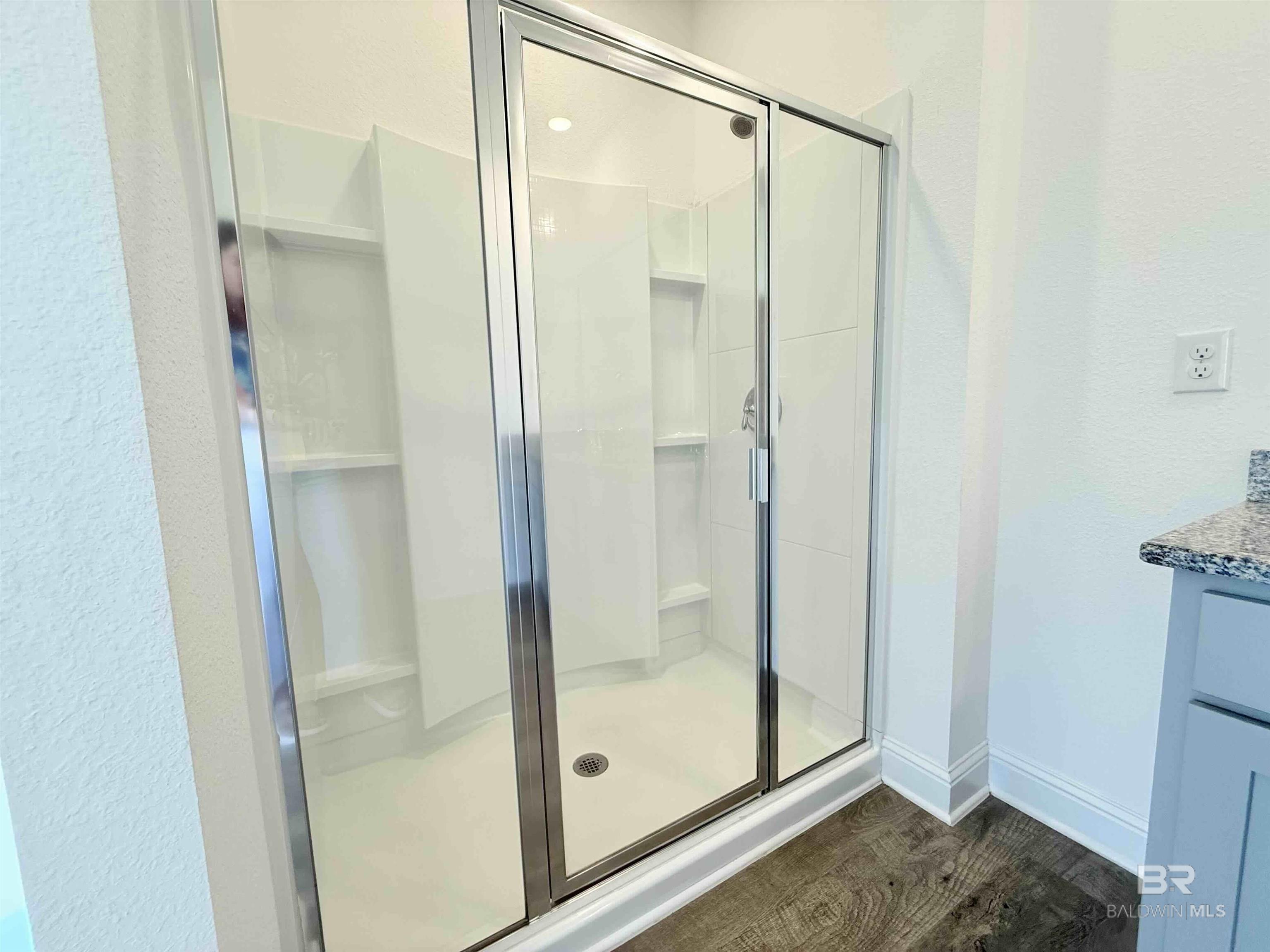 https://zimg.paragon.ice.com/ParagonImages/Property/PG/BCAR/398250/17/0/0/51d2f7445ab96280f821f0e418084762/7/20d1cce652dcee97cf69a50f2ea9b818/398250-2940359B-0479-46ED-806B-8C6B173D8903.JPG