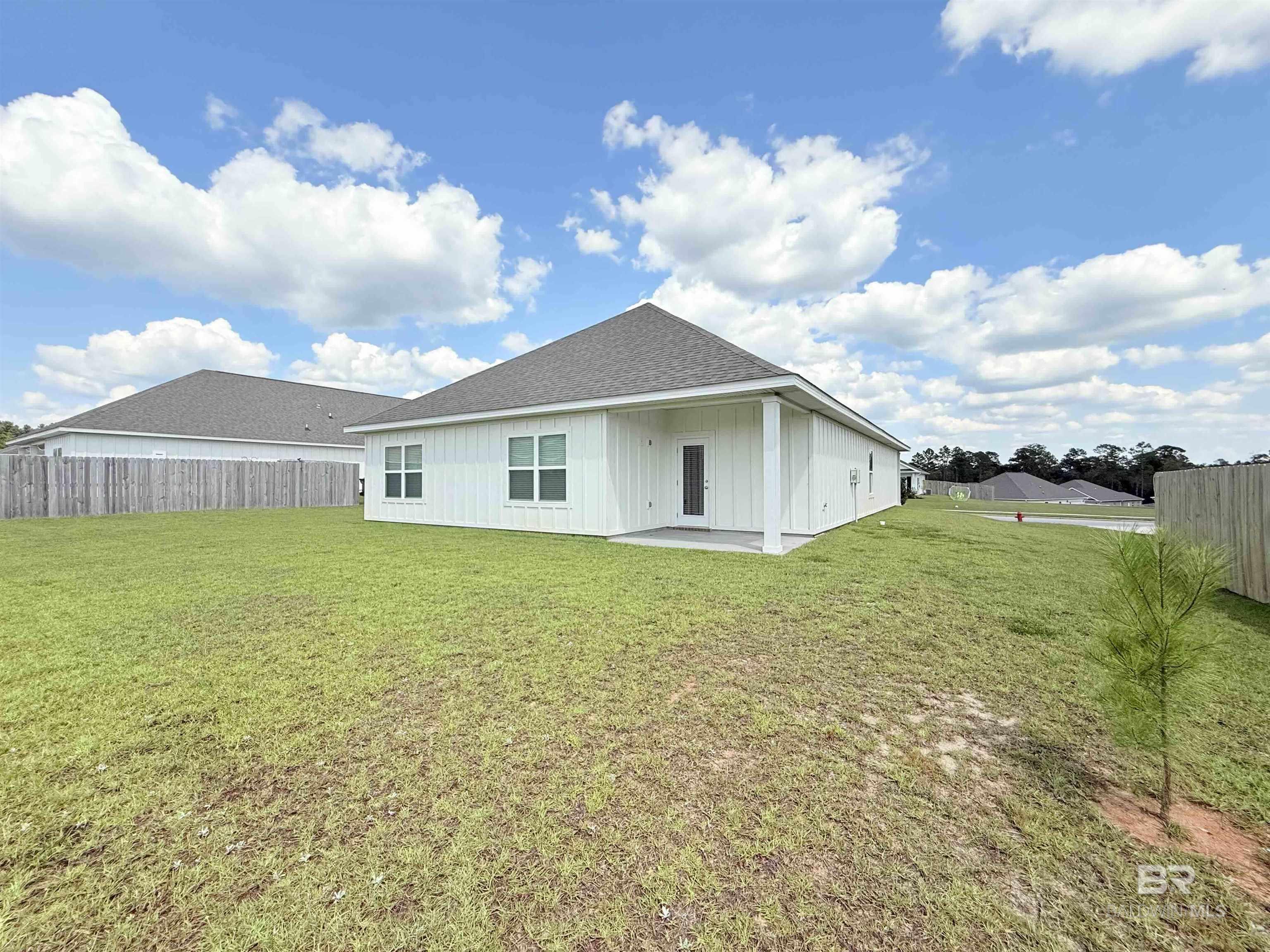 https://zimg.paragon.ice.com/ParagonImages/Property/PG/BCAR/398250/21/0/0/4f9445db323821e0032f197214c744ba/7/20d1cce652dcee97cf69a50f2ea9b818/398250-0F55B309-37B6-4D23-BAE8-CD2F302B84B7.JPG