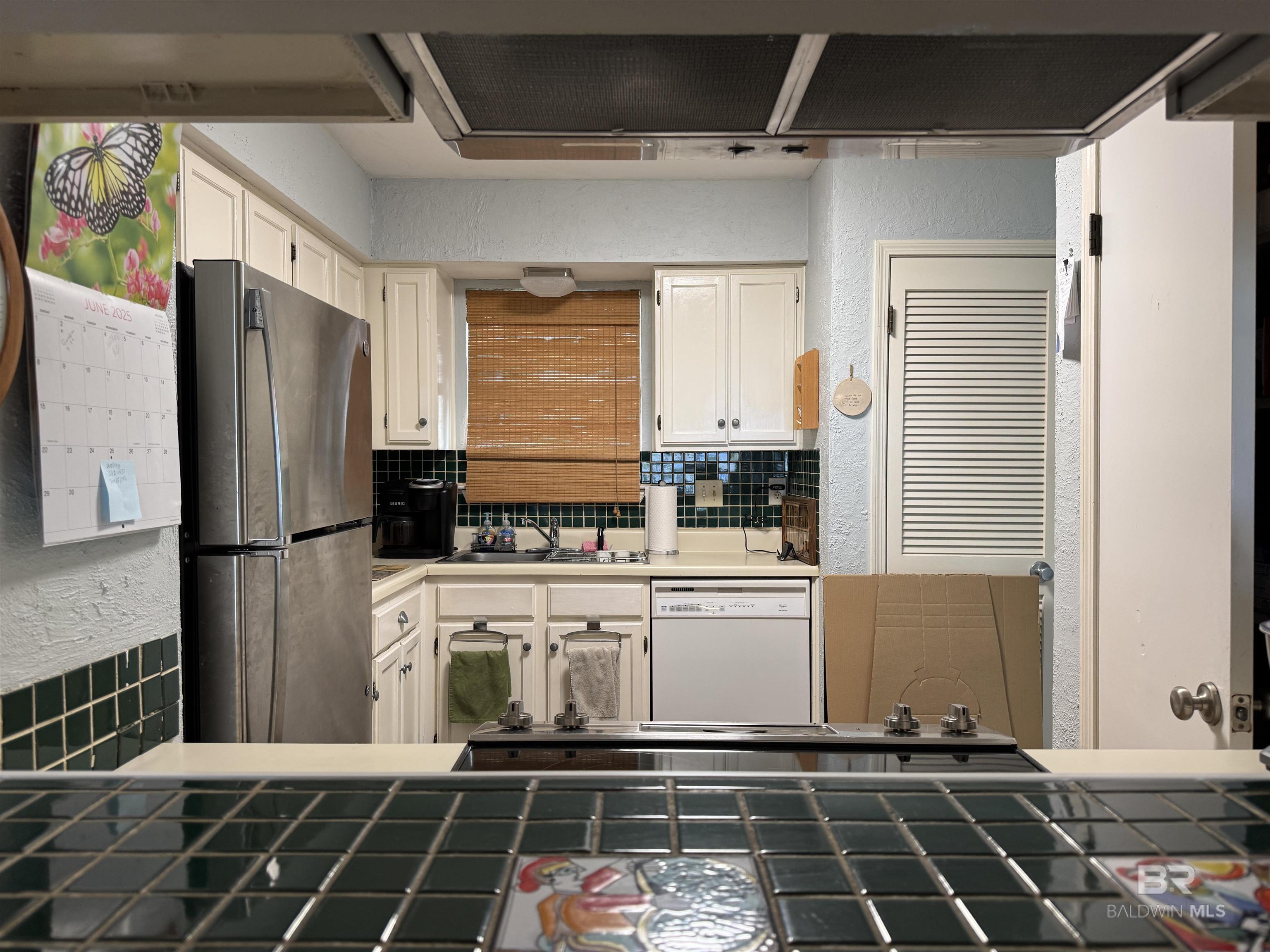 https://zimg.paragon.ice.com/ParagonImages/Property/PG/BCAR/398274/9/0/0/46a030751ace048b8c7e33a5983cdaa1/7/a3ce8008ff726789b1bd7bb94b60fdc0/398274-ABD8E680-F412-4EB7-8891-0834C40092BE.JPG