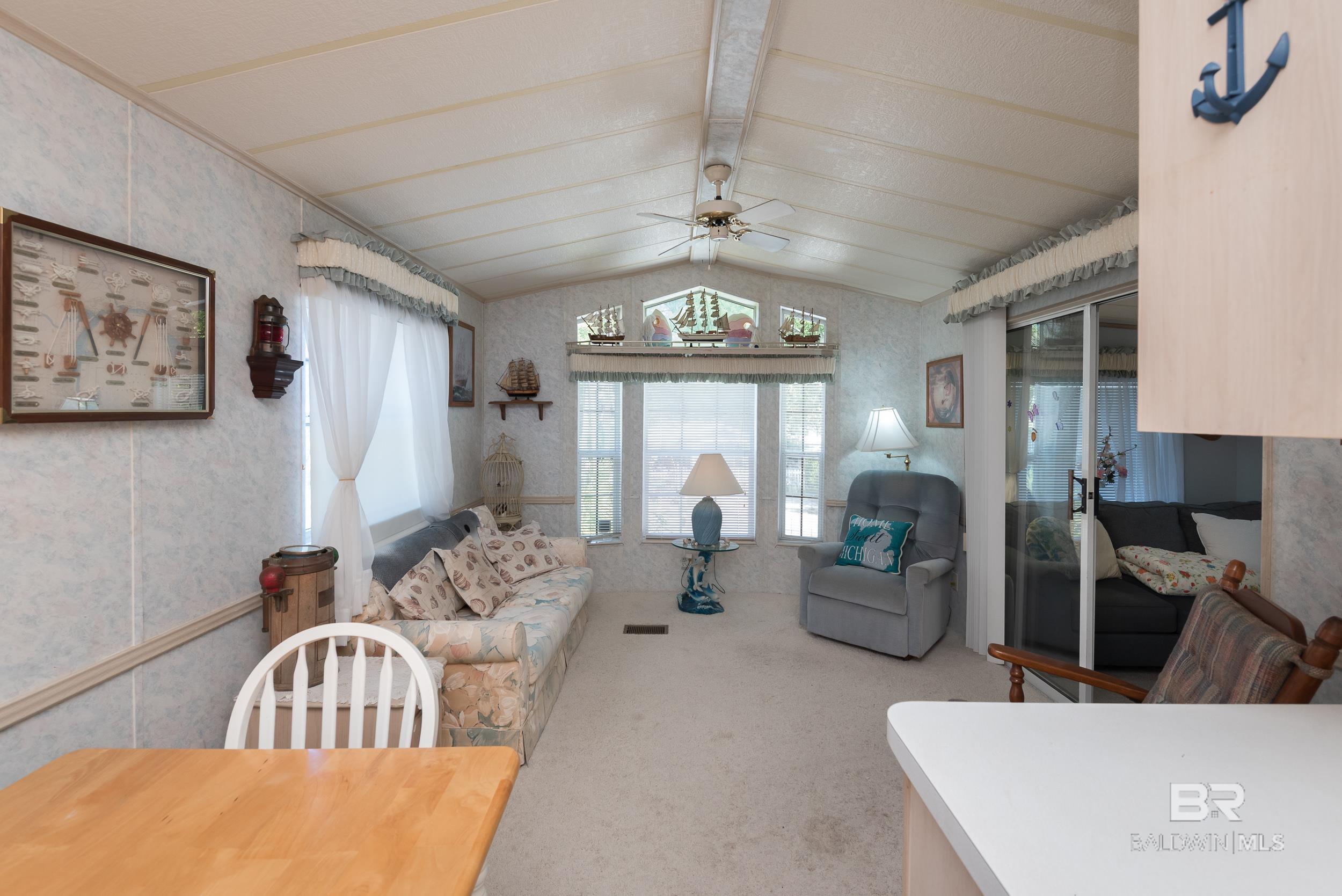 https://zimg.paragon.ice.com/ParagonImages/Property/PG/BCAR/398275/11/0/0/5a7cd218cea1ca62b2d4a52ba83e3a78/7/36a201602055d6f91b1b51ddf50495bb/398275-849A9C36-9132-481D-AA79-8232089B55A6.JPG