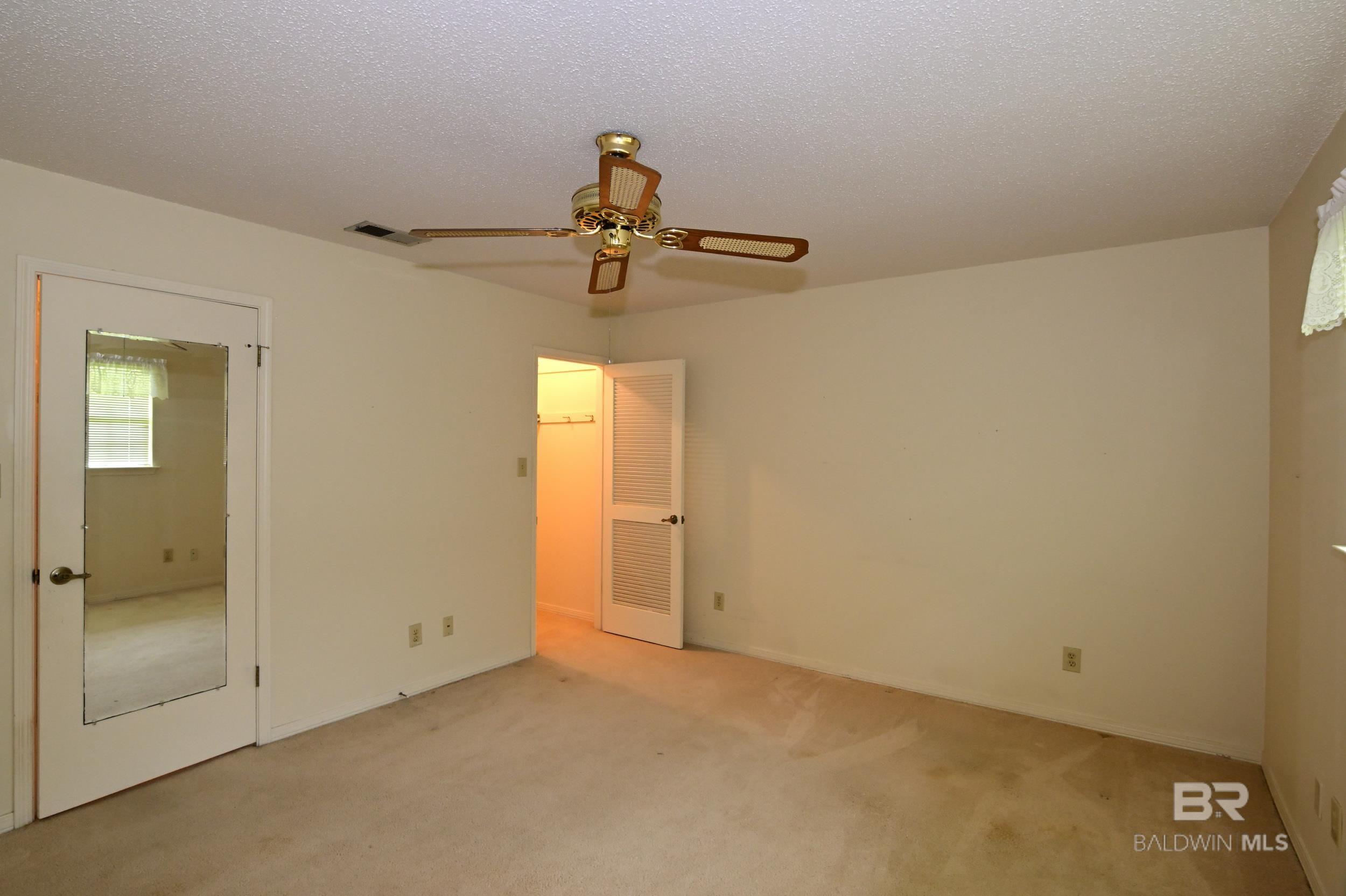 398285 | Photo 22