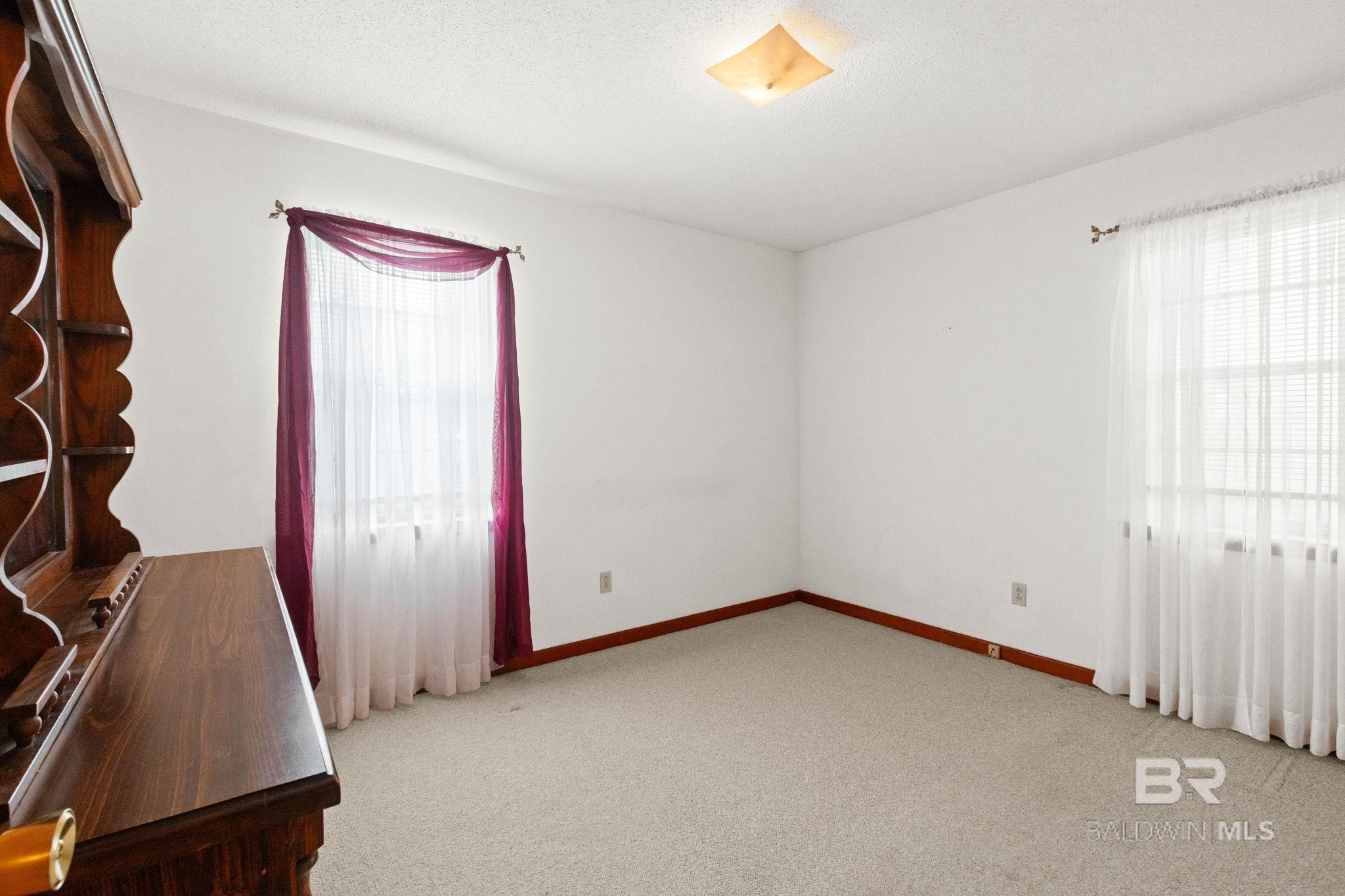 398286 | Photo 22