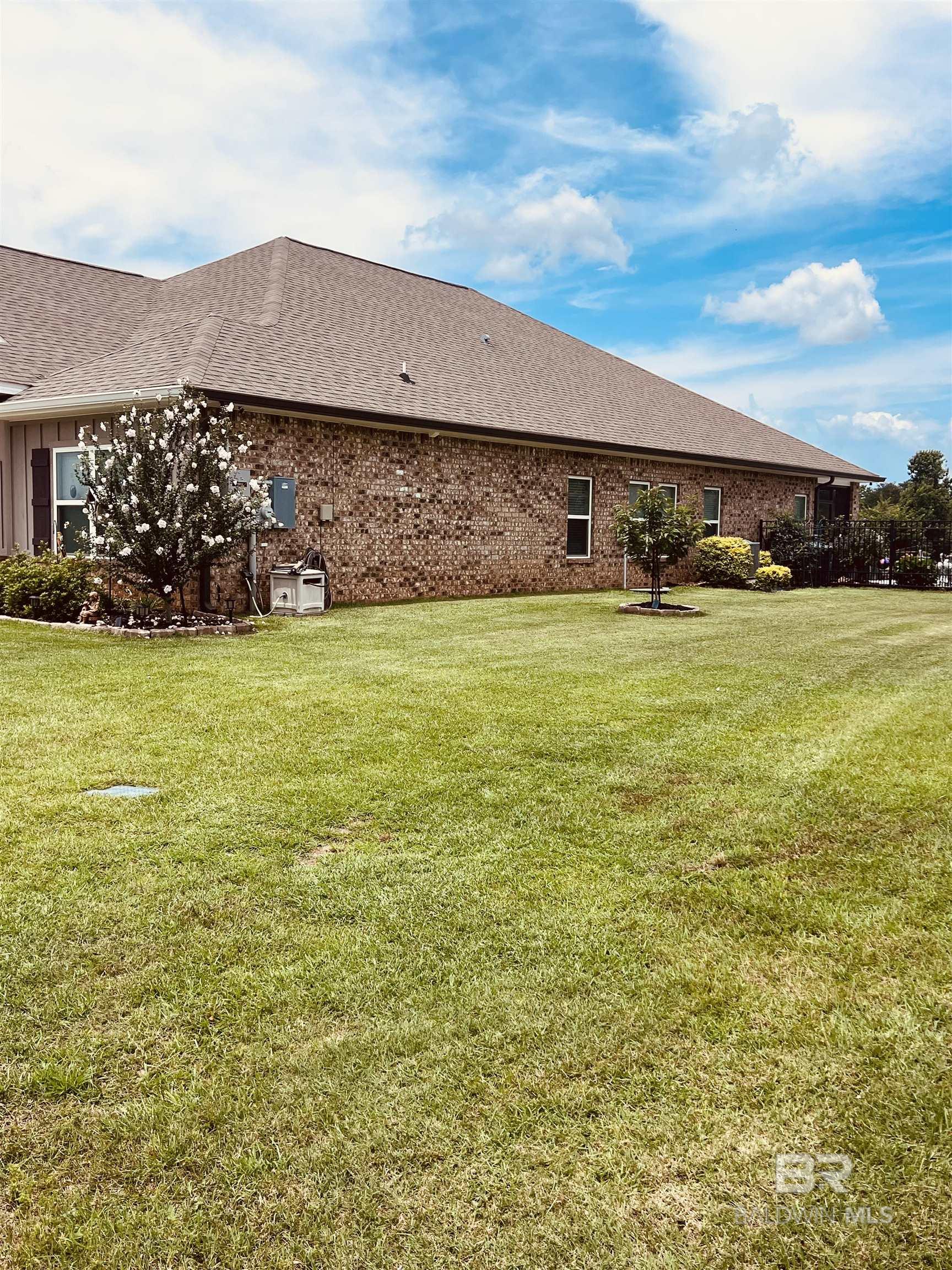 https://zimg.paragon.ice.com/ParagonImages/Property/PG/BCAR/398304/1/0/0/def56b6008cdcb8f8715269e3b85dd66/7/078deeb1d1aee33b07d2bf121c3e2258/398304-1d000766-8687-477f-9bf4-f888f8491b84.JPG