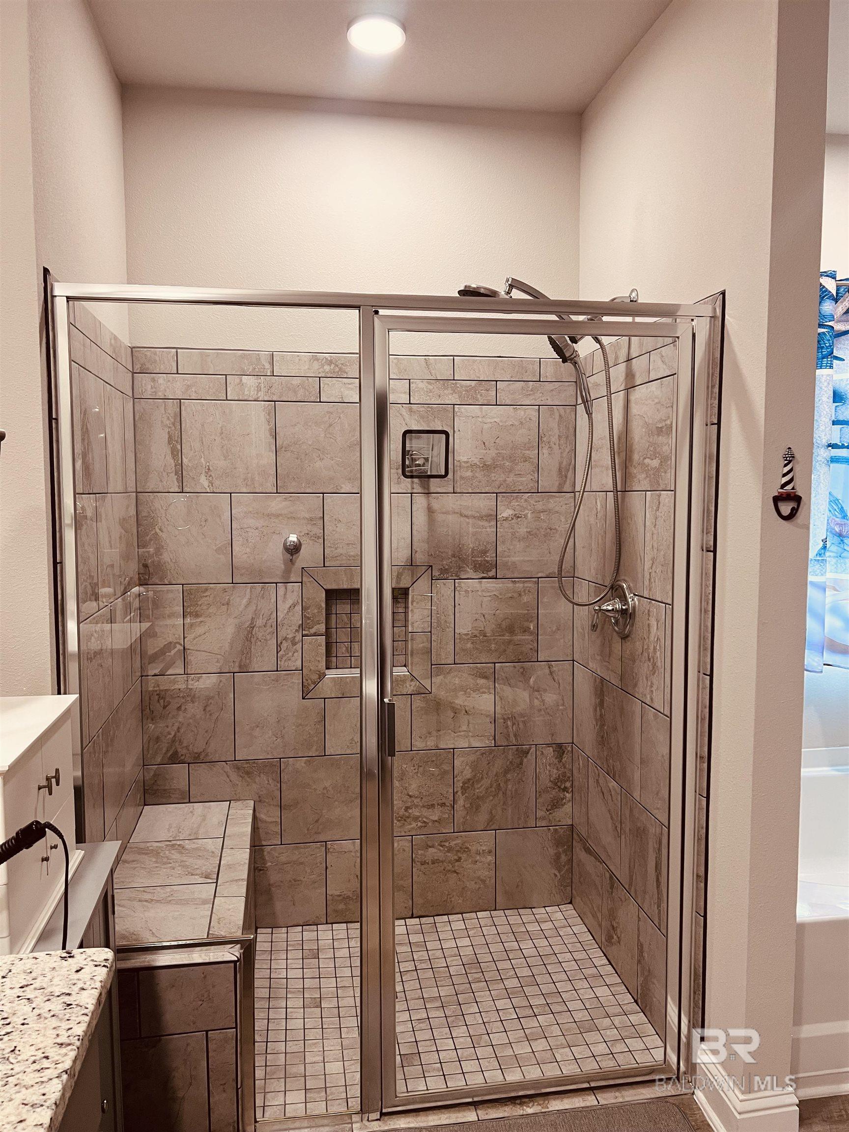 https://zimg.paragon.ice.com/ParagonImages/Property/PG/BCAR/398304/19/0/0/c288449804dd0171ff8b5f599d373402/7/078deeb1d1aee33b07d2bf121c3e2258/398304-5595d170-2172-44ff-91ce-31e6b234d485.JPG