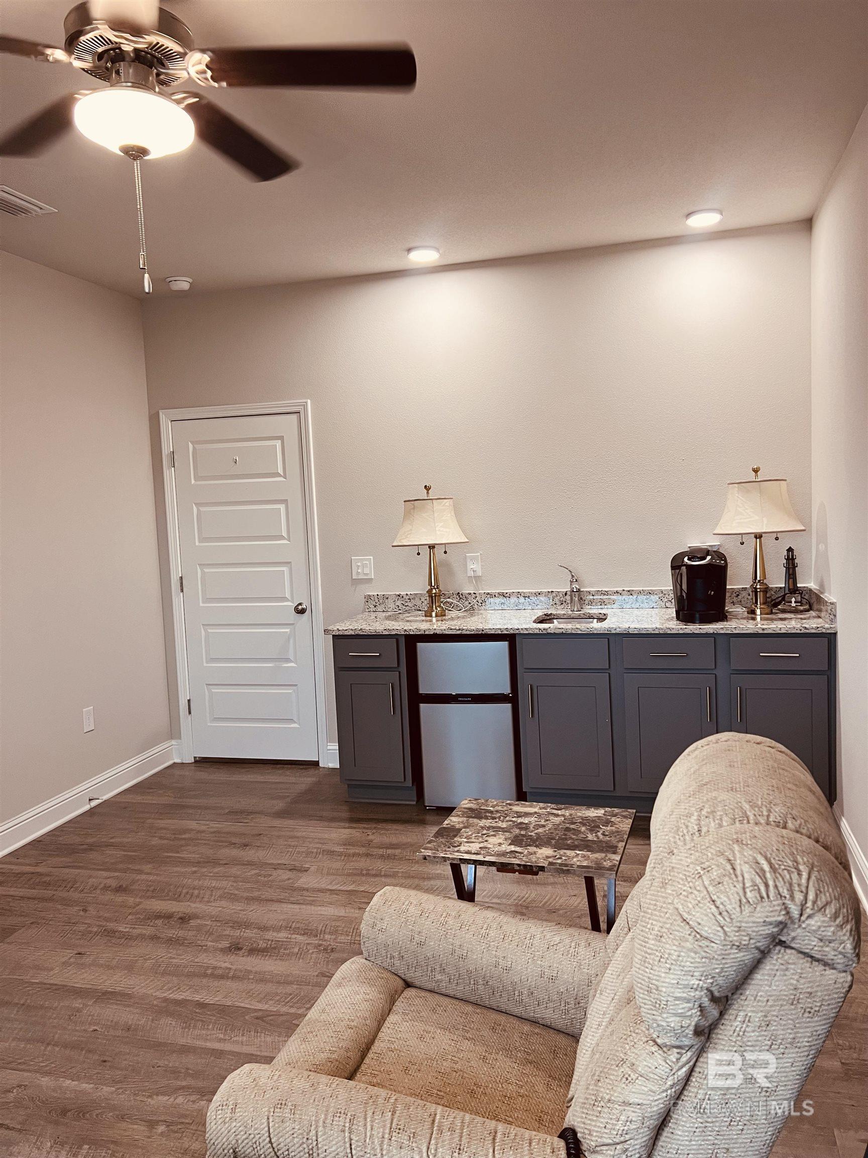 https://zimg.paragon.ice.com/ParagonImages/Property/PG/BCAR/398304/26/0/0/119ba0290e8abc3cb36c72db9a7f2614/7/078deeb1d1aee33b07d2bf121c3e2258/398304-62ca791a-9a85-4522-8802-002dd72b3caf.JPG