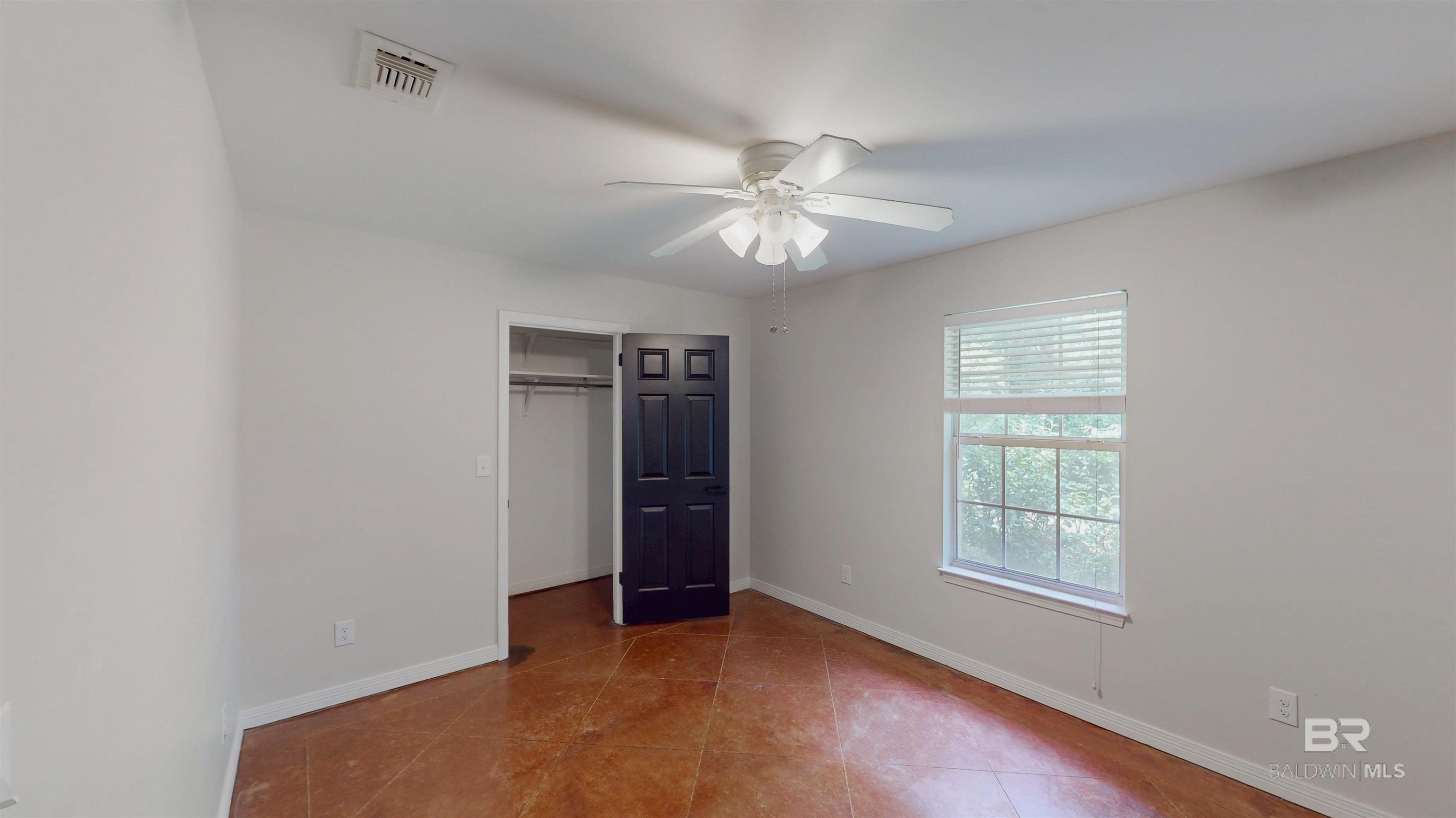 https://zimg.paragon.ice.com/ParagonImages/Property/PG/BCAR/398314/26/0/0/70ed020351a1274e58293272339923f8/7/f786cdcbe563007b440184d94213fc09/398314-2c59619a-0673-4350-a63e-6176547d4fc1.JPG