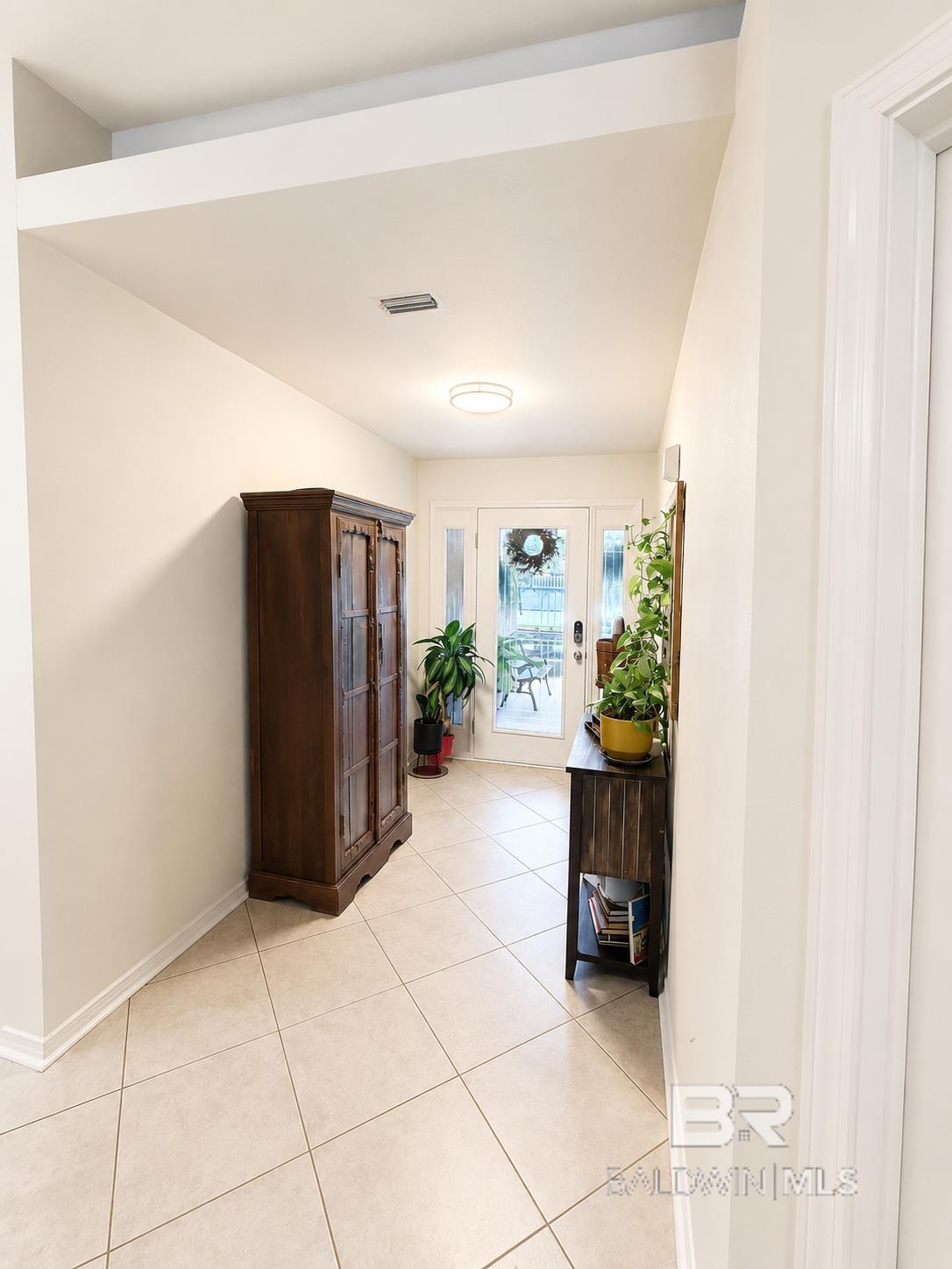 https://zimg.paragon.ice.com/ParagonImages/Property/PG/BCAR/398316/3/0/0/90599ac224bc662015ceadb4b19d0e67/7/1d0bcd3f20d282f3f13f76a2413f6150/398316-006ffb62-7de0-4f7f-9e40-1b79f0066c1b.JPG