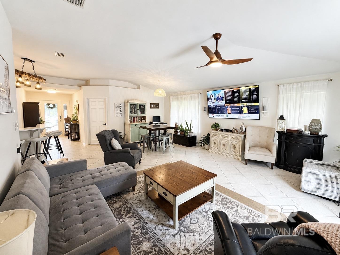 https://zimg.paragon.ice.com/ParagonImages/Property/PG/BCAR/398316/5/0/0/90bd20b27b36c69262a097021851e4c2/7/1d0bcd3f20d282f3f13f76a2413f6150/398316-6e720f1b-8114-41bc-b081-e0849d747ec1.JPG
