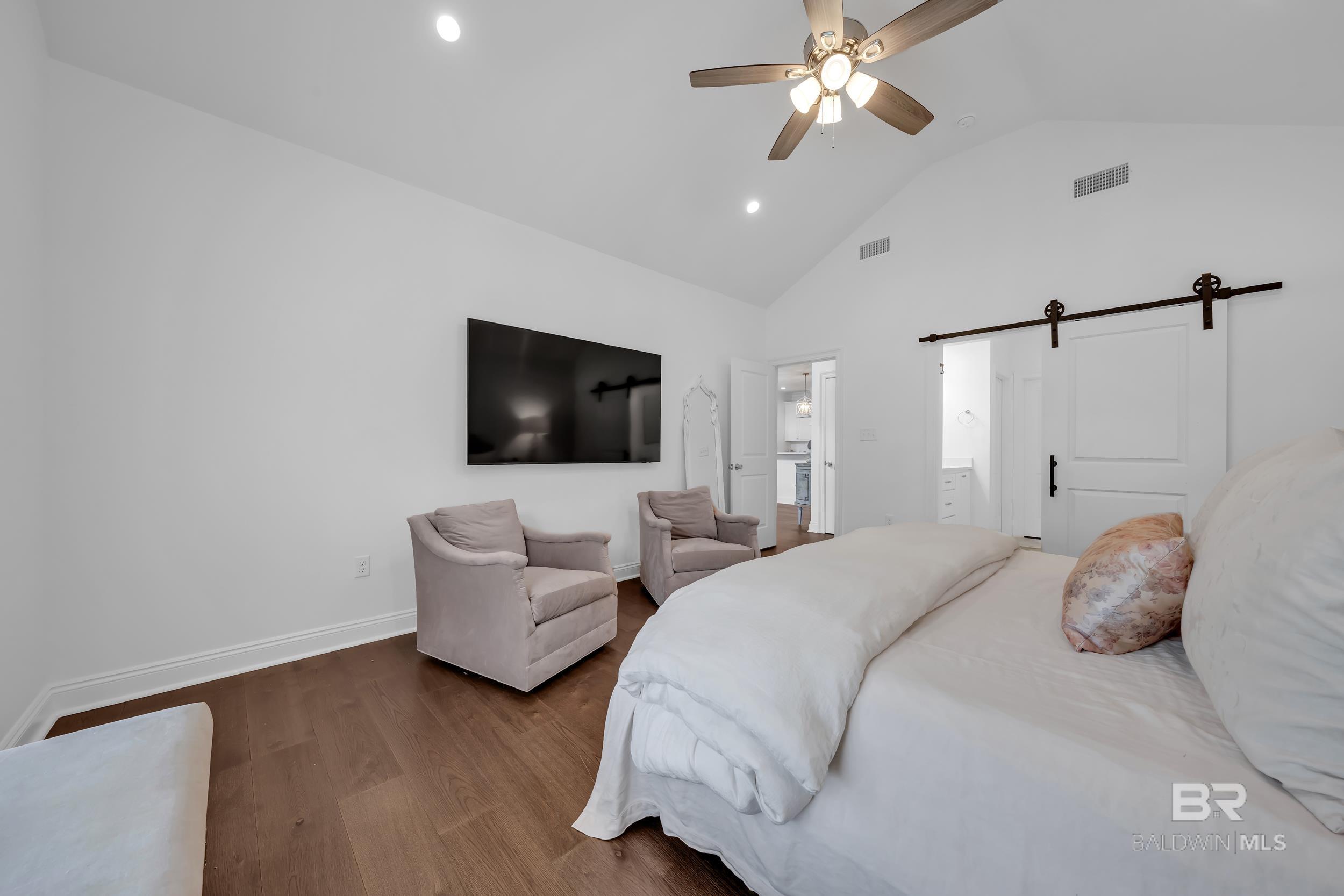 https://zimg.paragon.ice.com/ParagonImages/Property/PG/BCAR/398353/16/0/0/3e1d239144476a87478ac472aeb1c64c/7/6137f8ffada06663f0dabacc4efdce40/398353-1e240984-42f7-43f0-835d-c46fccef60ac.JPG