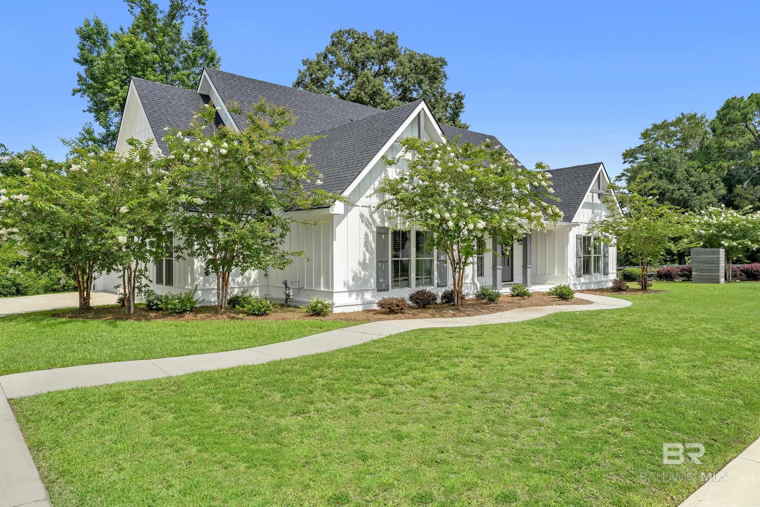 https://zimg.paragon.ice.com/ParagonImages/Property/PG/BCAR/398353/38/0/0/fb9fe203dd6487a66fdd6a93febb4c95/7/6137f8ffada06663f0dabacc4efdce40/398353-b30c6799-8a4f-410c-87b1-b7fd23187d46.JPG