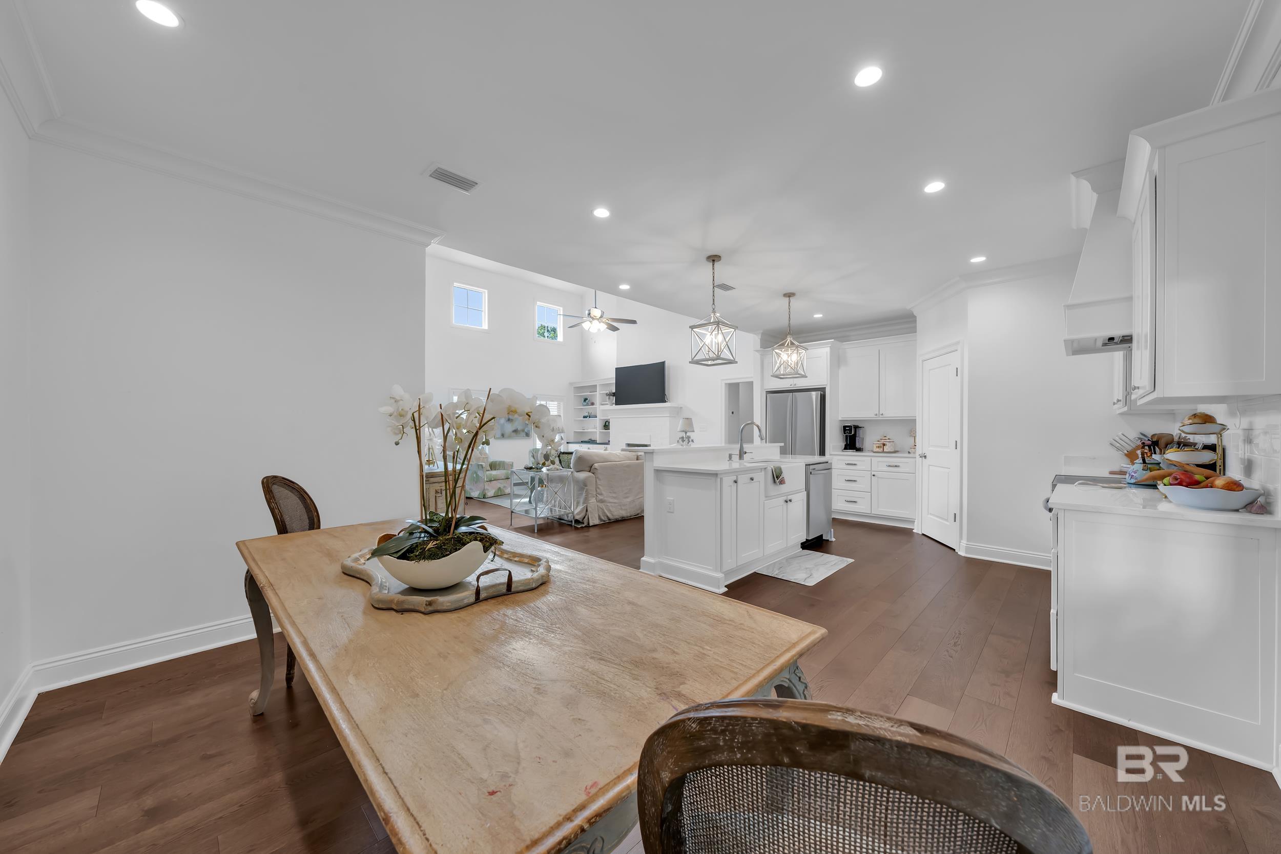 https://zimg.paragon.ice.com/ParagonImages/Property/PG/BCAR/398353/9/0/0/ce9913e00eef48243bab4ff63efe2f90/7/6137f8ffada06663f0dabacc4efdce40/398353-03e21bcd-76b1-4169-9794-ee0f23304e21.JPG