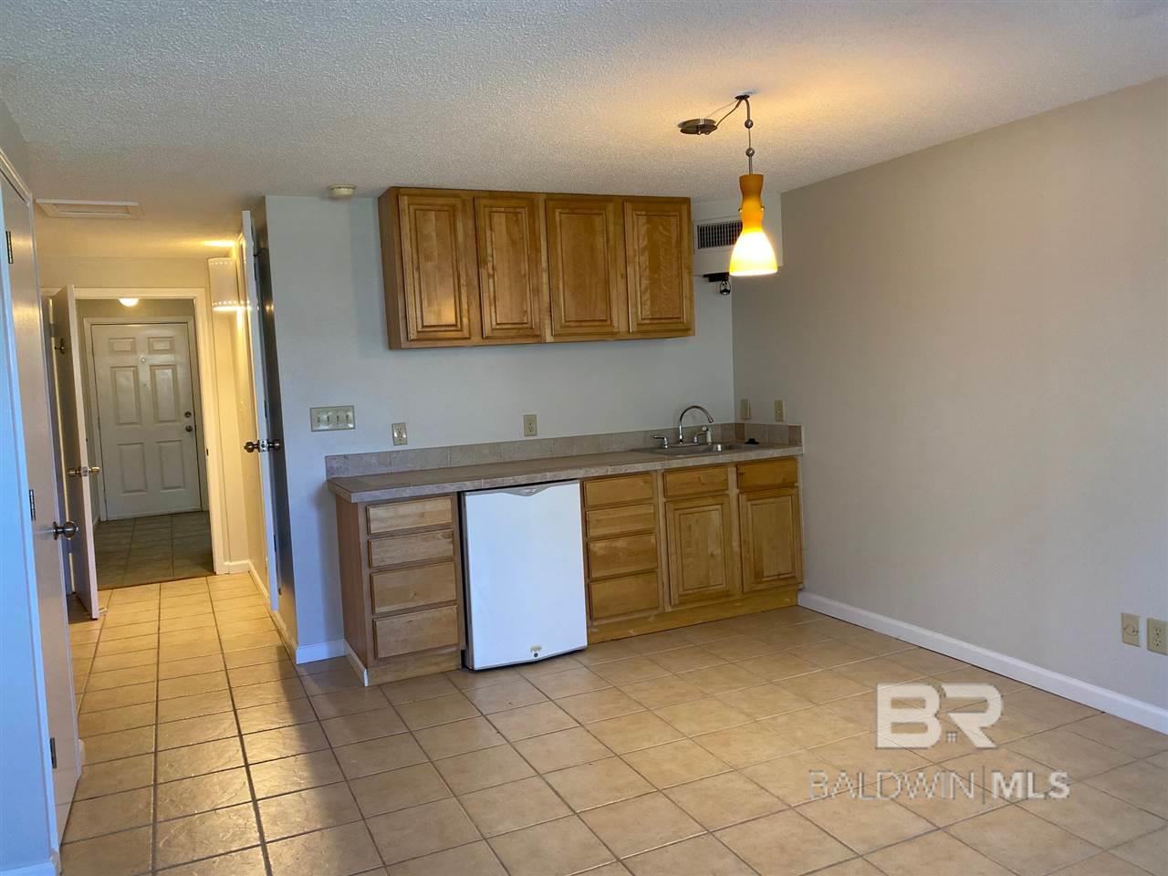 https://zimg.paragon.ice.com/ParagonImages/Property/PG/BCAR/398366/13/0/0/4d5c7499566b9a63801dceb6f5ee3e85/7/0103d365f5263ca29c88bfbf6d9ead71/398366-C0CF5113-04CA-4050-BD27-085380B90F8A.JPG