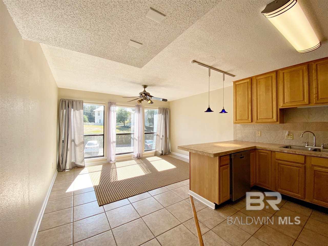 https://zimg.paragon.ice.com/ParagonImages/Property/PG/BCAR/398366/18/0/0/3aed4567f74c18cb03a42d2ad1c3af4d/7/0103d365f5263ca29c88bfbf6d9ead71/398366-26C341BA-6994-4C52-9FA3-1BAD0ED3F292.JPG