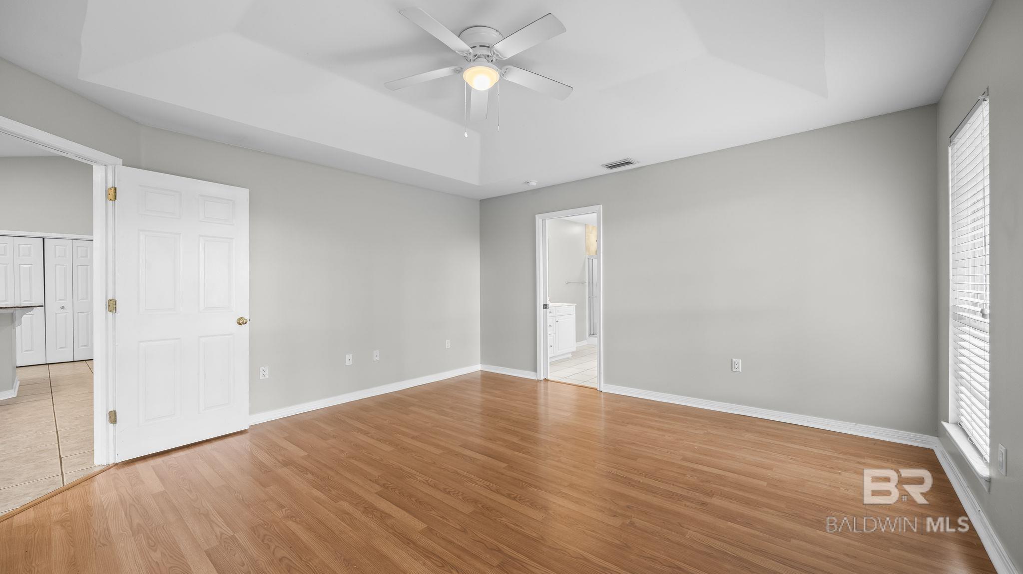 https://zimg.paragon.ice.com/ParagonImages/Property/PG/BCAR/398376/18/0/0/9f386aa539e6c30b6719b6398db86550/7/40624a41518abea6cd4d66927bbfa10a/398376-461a3de0-1d06-4eca-beed-c2ff1f79c3b5.JPG