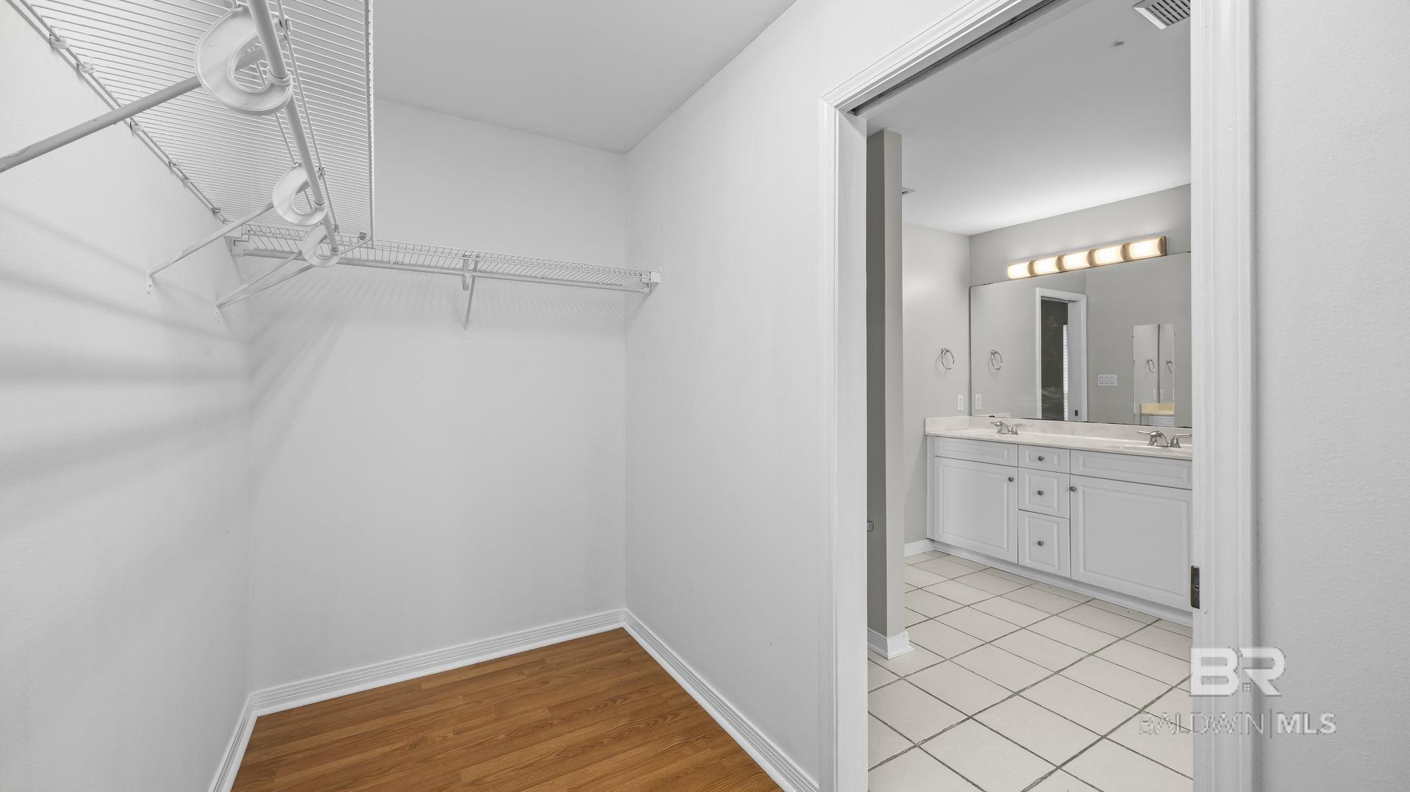 https://zimg.paragon.ice.com/ParagonImages/Property/PG/BCAR/398376/22/0/0/9d18467957c8f06b031444e5ab525e20/7/40624a41518abea6cd4d66927bbfa10a/398376-90add450-95e6-441d-93f9-c3e5c2148764.JPG