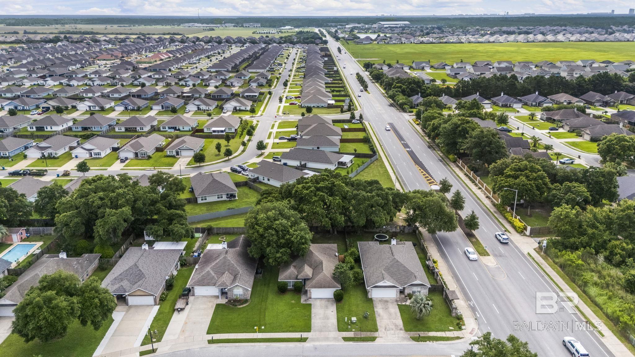 https://zimg.paragon.ice.com/ParagonImages/Property/PG/BCAR/398376/34/0/0/ab0b715e3366a4a14b378b5143e203f5/7/40624a41518abea6cd4d66927bbfa10a/398376-99bc2d82-515b-4a84-893d-bd4846ac2c38.JPG