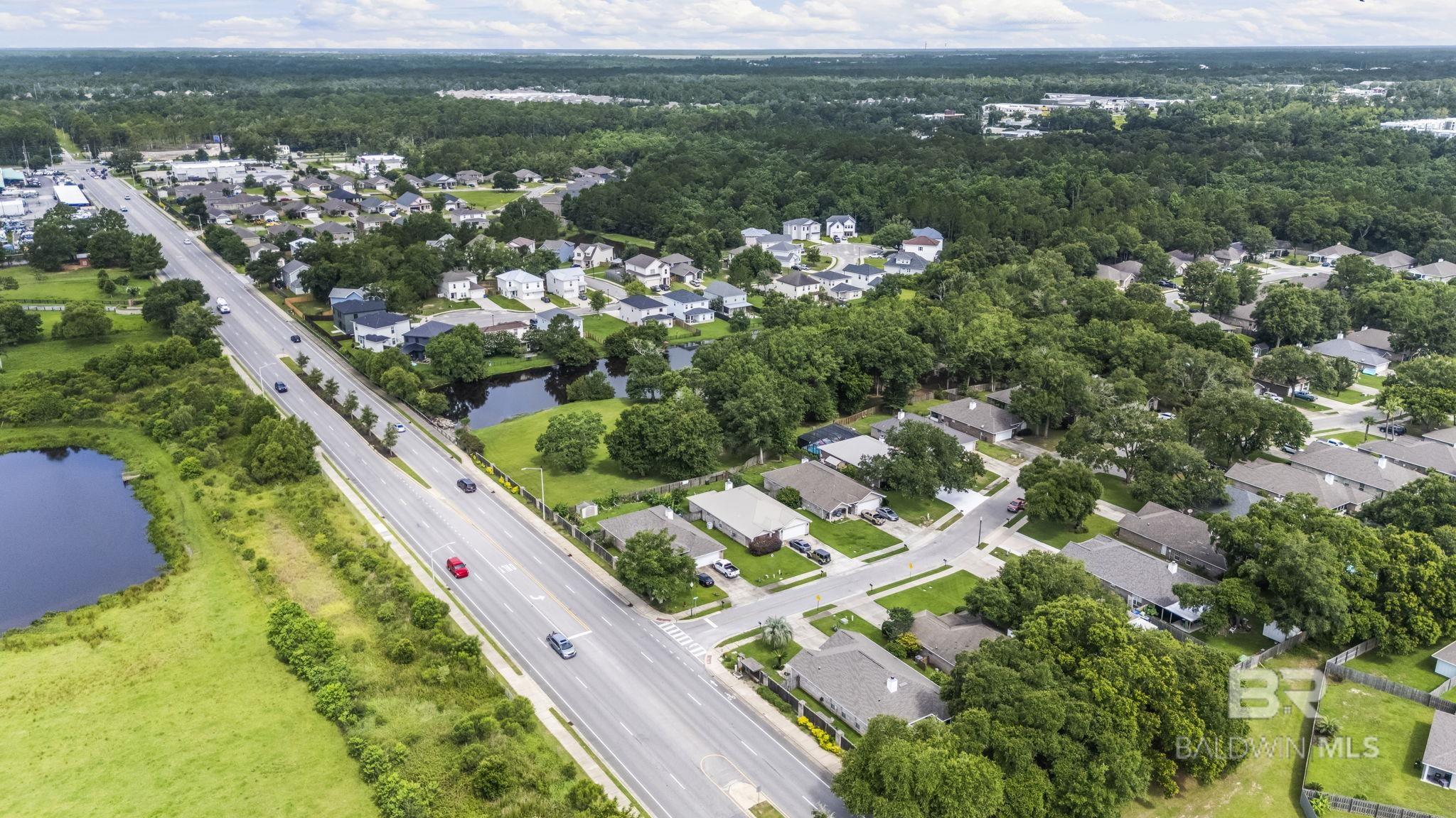 https://zimg.paragon.ice.com/ParagonImages/Property/PG/BCAR/398376/39/0/0/6b76d4fbb57163ae90a4965f4f14f00b/7/40624a41518abea6cd4d66927bbfa10a/398376-e01a4598-3be6-4f97-a1ec-564c28dfbd93.JPG