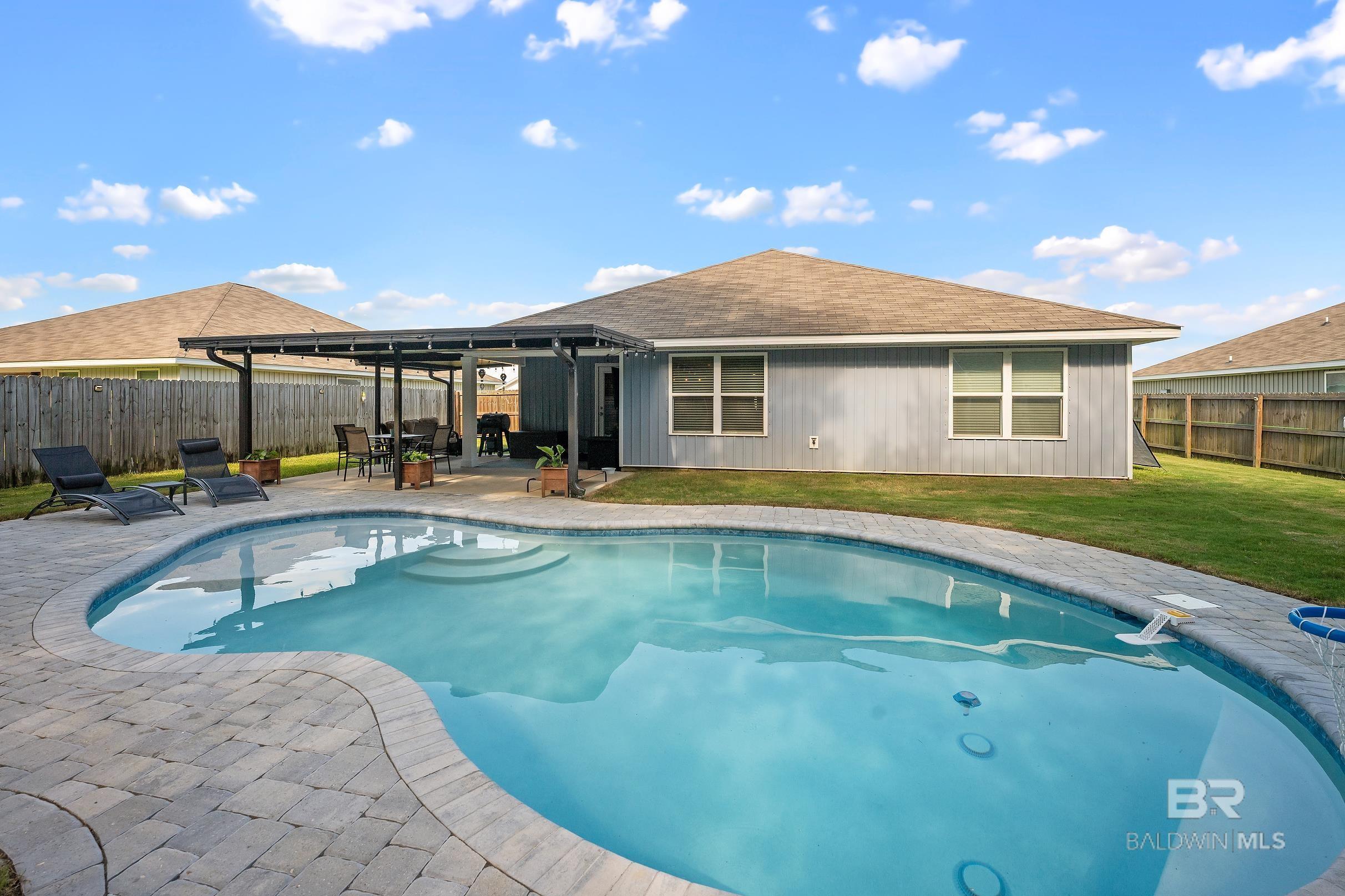 https://zimg.paragon.ice.com/ParagonImages/Property/PG/BCAR/398389/32/0/0/c92134ef56b220e5c6c3ee0aa2d508f2/7/68dcb8b48fa11d55ebc41ff8197032d9/398389-c928e959-7785-4b90-b2a5-9911b0bab85c.JPG