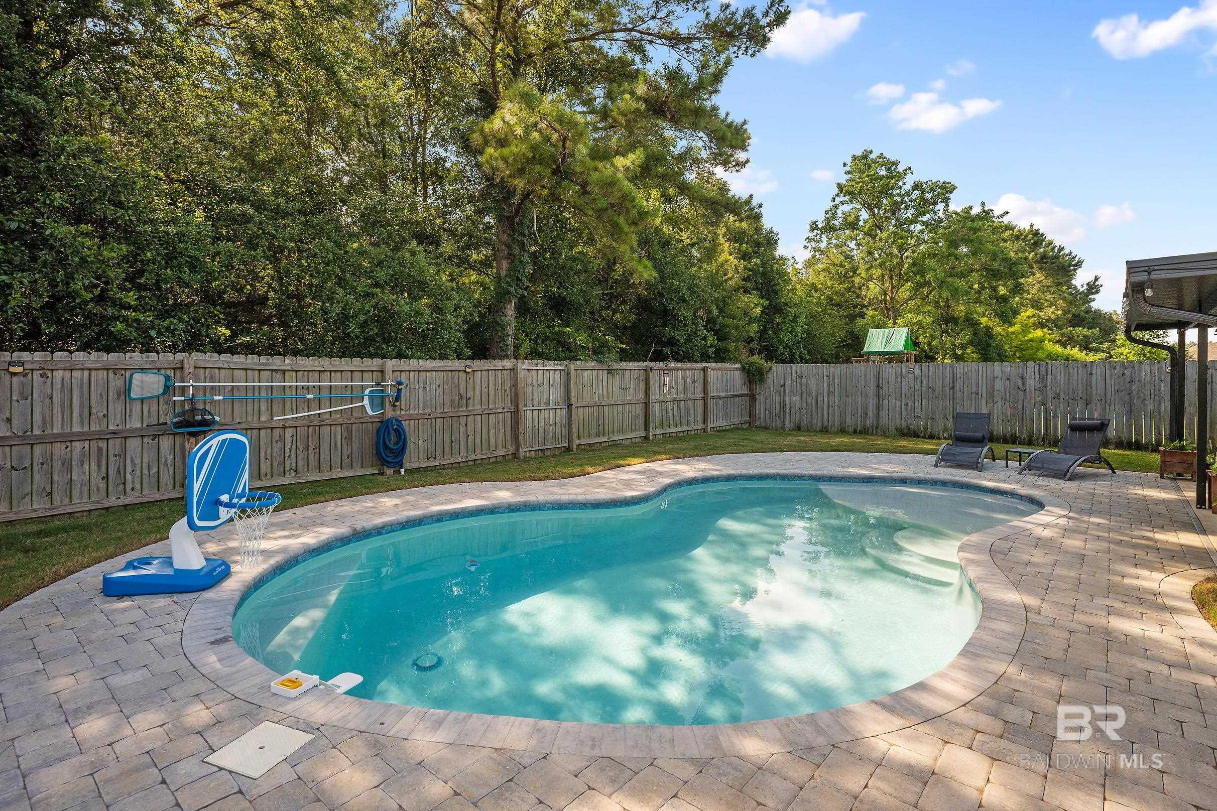 https://zimg.paragon.ice.com/ParagonImages/Property/PG/BCAR/398389/35/0/0/de4de11525ebc7d7591466794437cae4/7/68dcb8b48fa11d55ebc41ff8197032d9/398389-0287e381-4389-482e-9e08-9e60fe97dddf.JPG