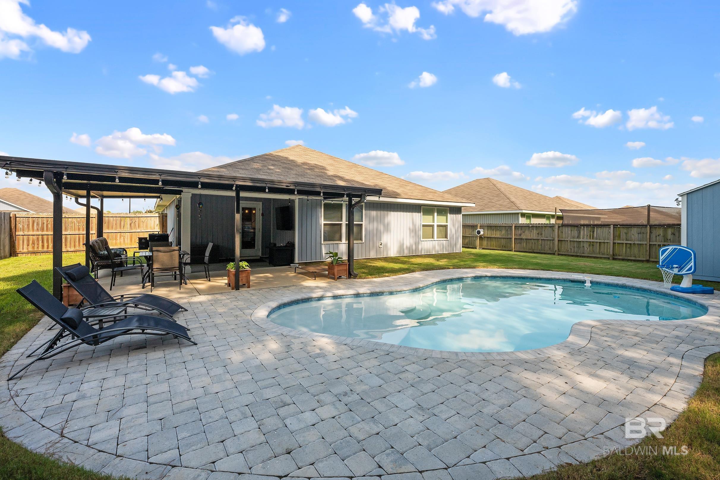 https://zimg.paragon.ice.com/ParagonImages/Property/PG/BCAR/398389/36/0/0/9cb0d374798abdb946d909f4fea20e0f/7/68dcb8b48fa11d55ebc41ff8197032d9/398389-ea5e5eb8-f059-4819-8540-c9a23692b5d9.JPG