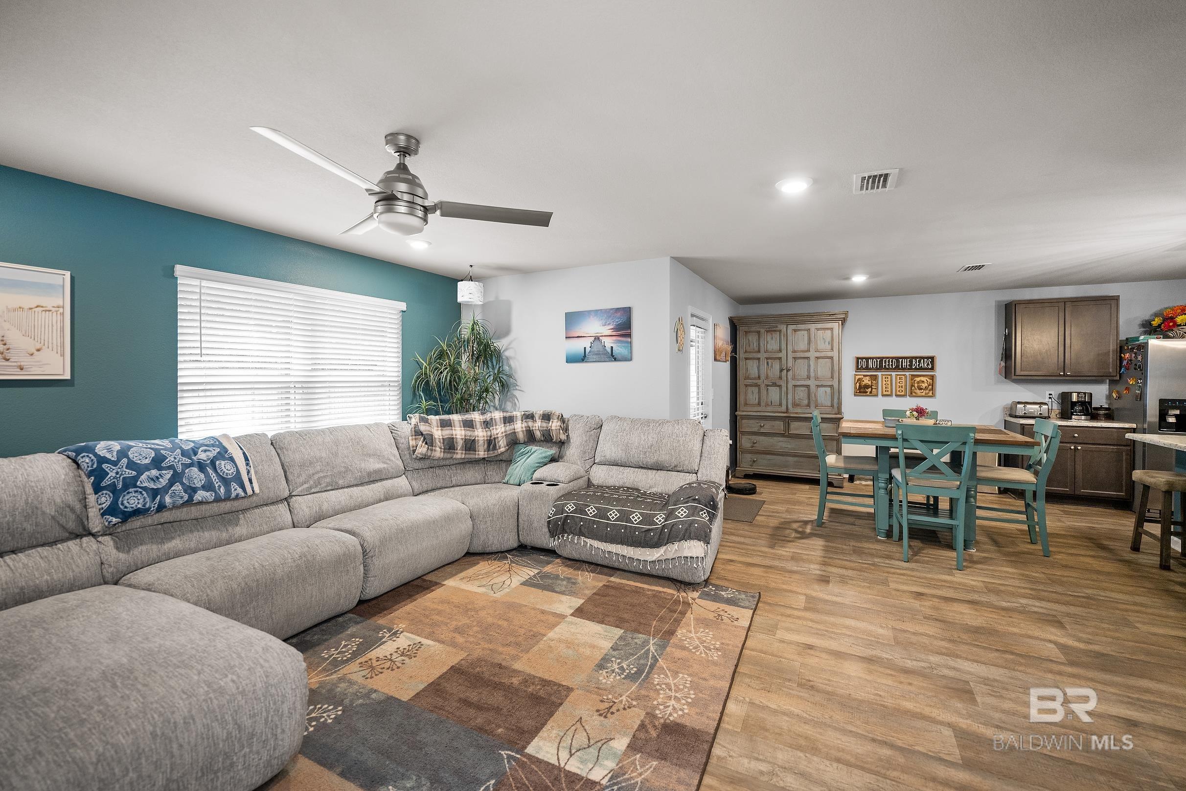 https://zimg.paragon.ice.com/ParagonImages/Property/PG/BCAR/398389/6/0/0/cf995a2aa8dbdd0e9fa56e609cd114d9/7/68dcb8b48fa11d55ebc41ff8197032d9/398389-e60380c0-b075-4f04-9d4d-e3f4a644ef6b.JPG