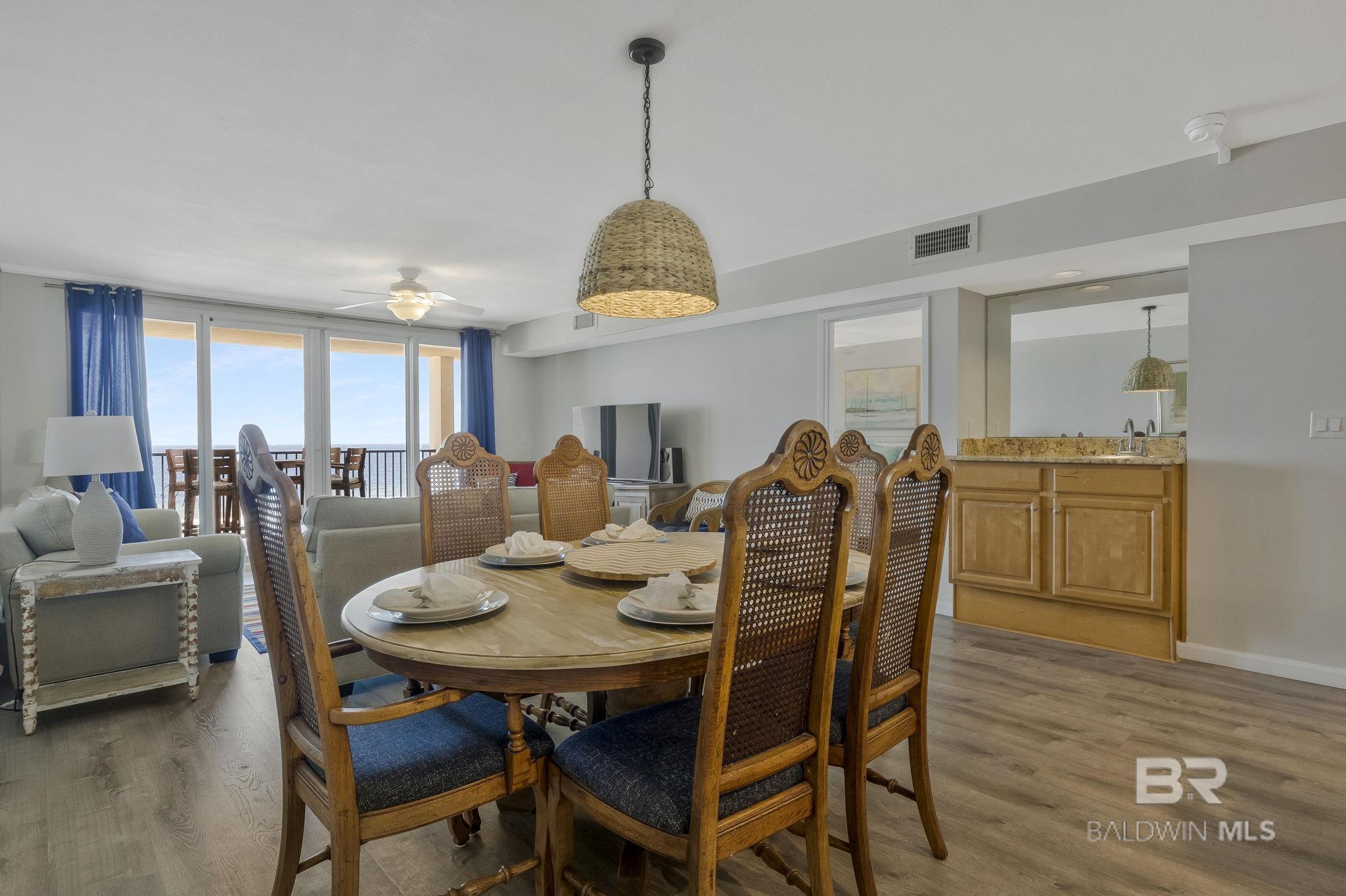 https://zimg.paragon.ice.com/ParagonImages/Property/PG/BCAR/398392/8/0/0/43f27a4c2abdd11f832b938aae583280/7/dccea728f3223a3b8f038d3a424b26da/398392-5d263b68-331e-4f3a-bcc6-aadb67cd1e7f.JPG