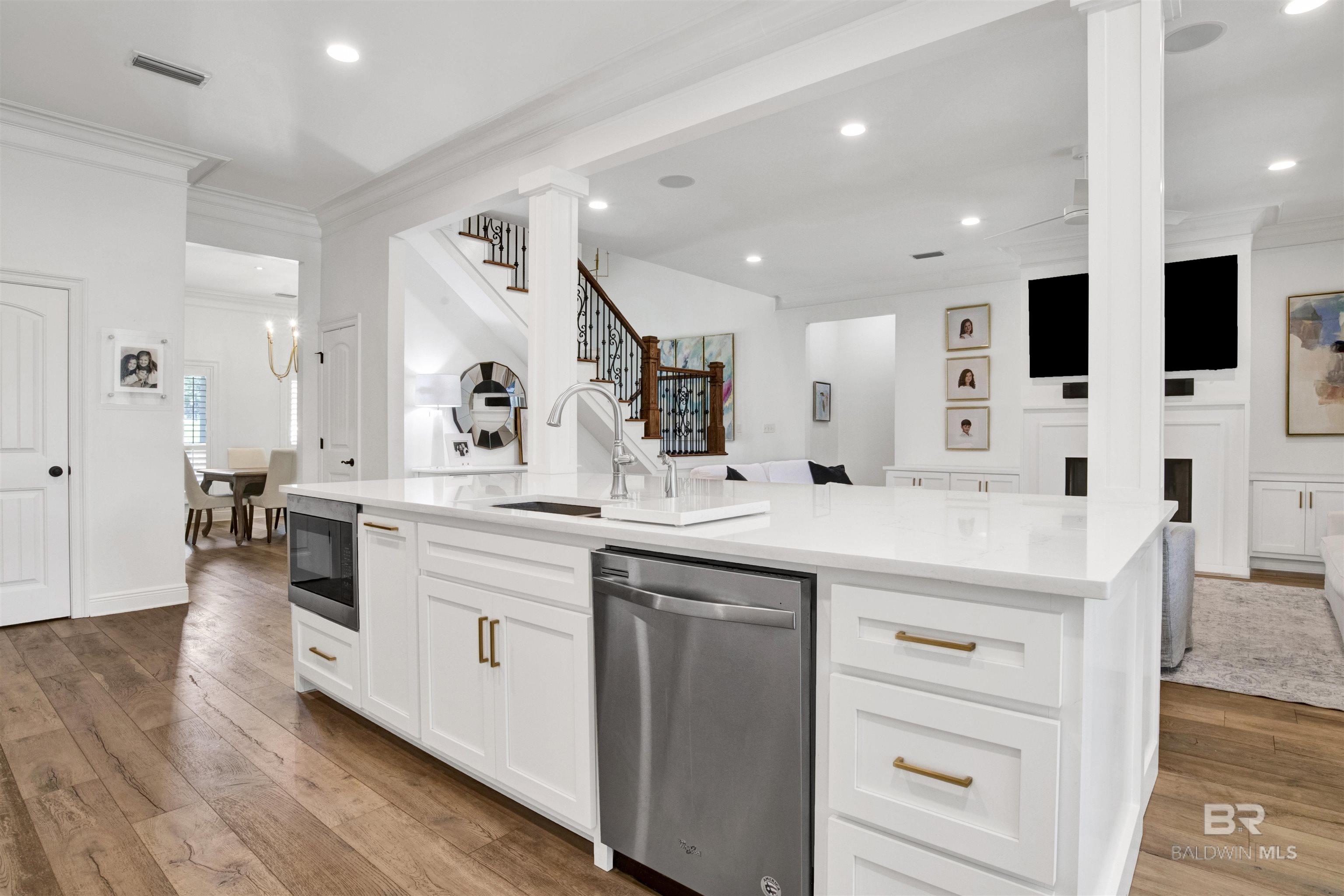 https://zimg.paragon.ice.com/ParagonImages/Property/PG/BCAR/398393/15/0/0/849fe3684e072e012d3d9d84beec241e/7/a3af33e5934123c5dca6e49c6e35a3e4/398393-8c3a044b-3ddc-4521-9769-58dce6824237.JPG