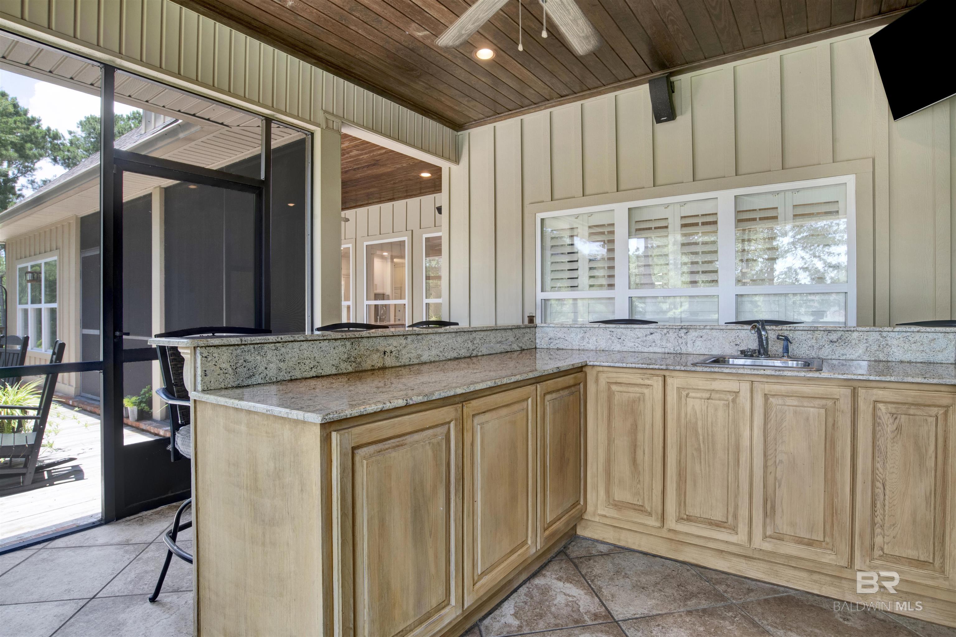 https://zimg.paragon.ice.com/ParagonImages/Property/PG/BCAR/398393/46/0/0/0898916f428fa6c3f0be42eb80e8c06a/7/a3af33e5934123c5dca6e49c6e35a3e4/398393-cc3ea9e2-bae4-4857-ac49-aaa5625d527f.JPG