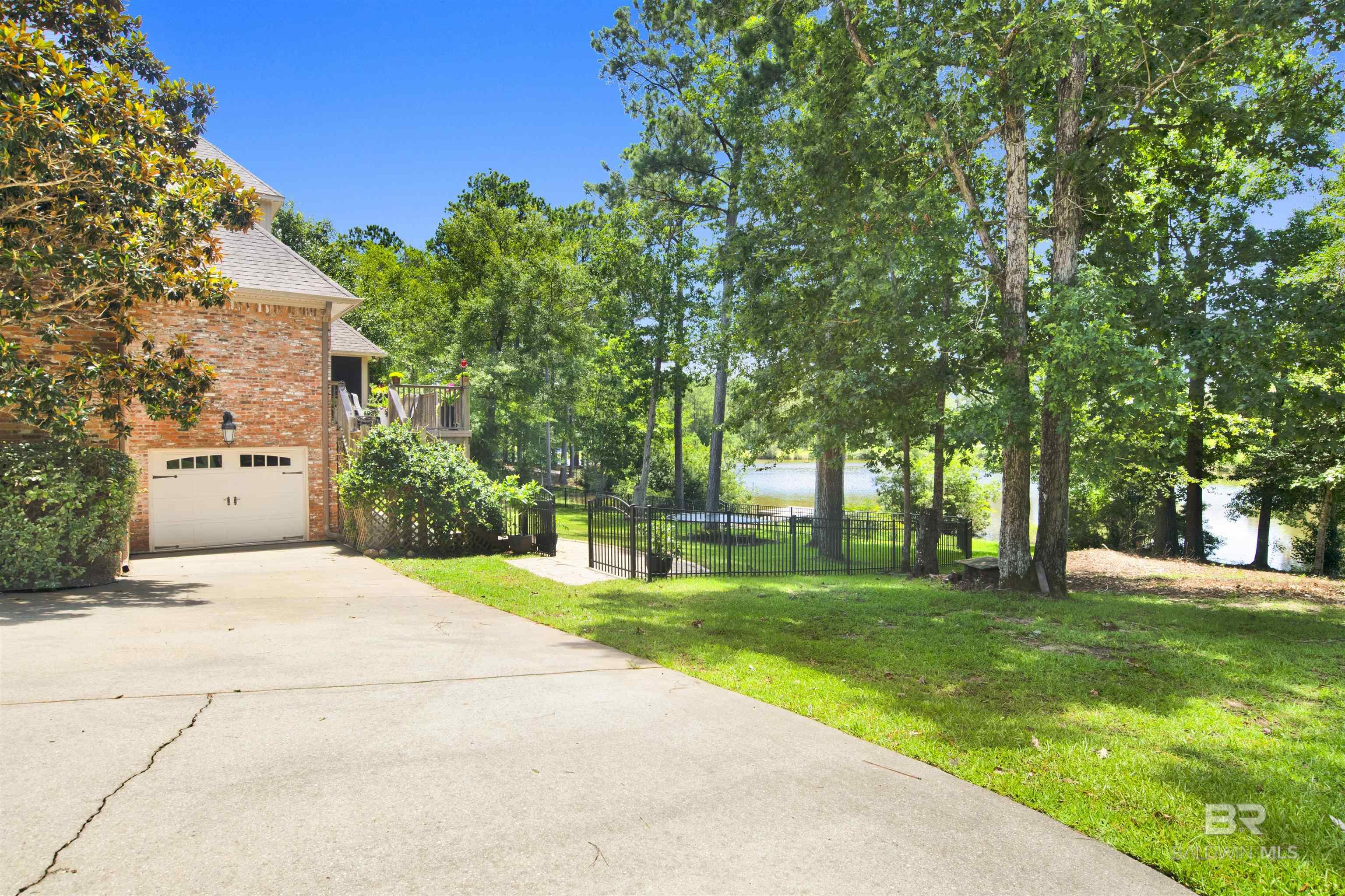 https://zimg.paragon.ice.com/ParagonImages/Property/PG/BCAR/398393/51/0/0/b96e76fbc8fc796ce84c0b8be139a197/7/a3af33e5934123c5dca6e49c6e35a3e4/398393-55409dc4-0961-4500-92dd-490cc30d0aee.JPG