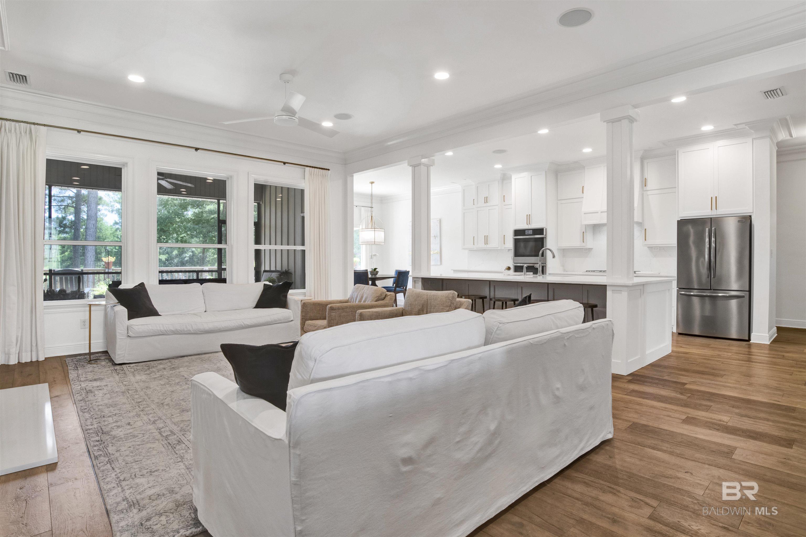 https://zimg.paragon.ice.com/ParagonImages/Property/PG/BCAR/398393/7/0/0/b58773868070f6d9919af6e2bde8ed0c/7/a3af33e5934123c5dca6e49c6e35a3e4/398393-15d9047c-4078-45dc-96f5-1e7fafead77c.JPG