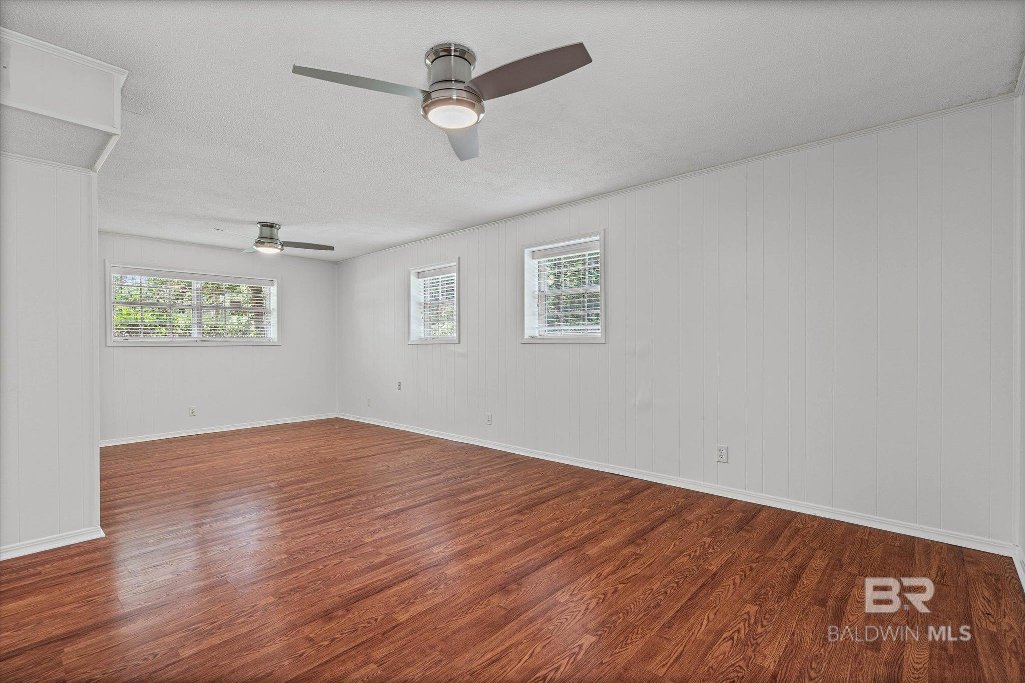 https://zimg.paragon.ice.com/ParagonImages/Property/PG/BCAR/398394/21/0/0/2dc4c5e769e9e364b0b9e8a5c28a7531/7/87d1c3f4cc3679856c756b28588495e5/398394-eb658582-1690-4685-af07-2695d6563d32.JPG