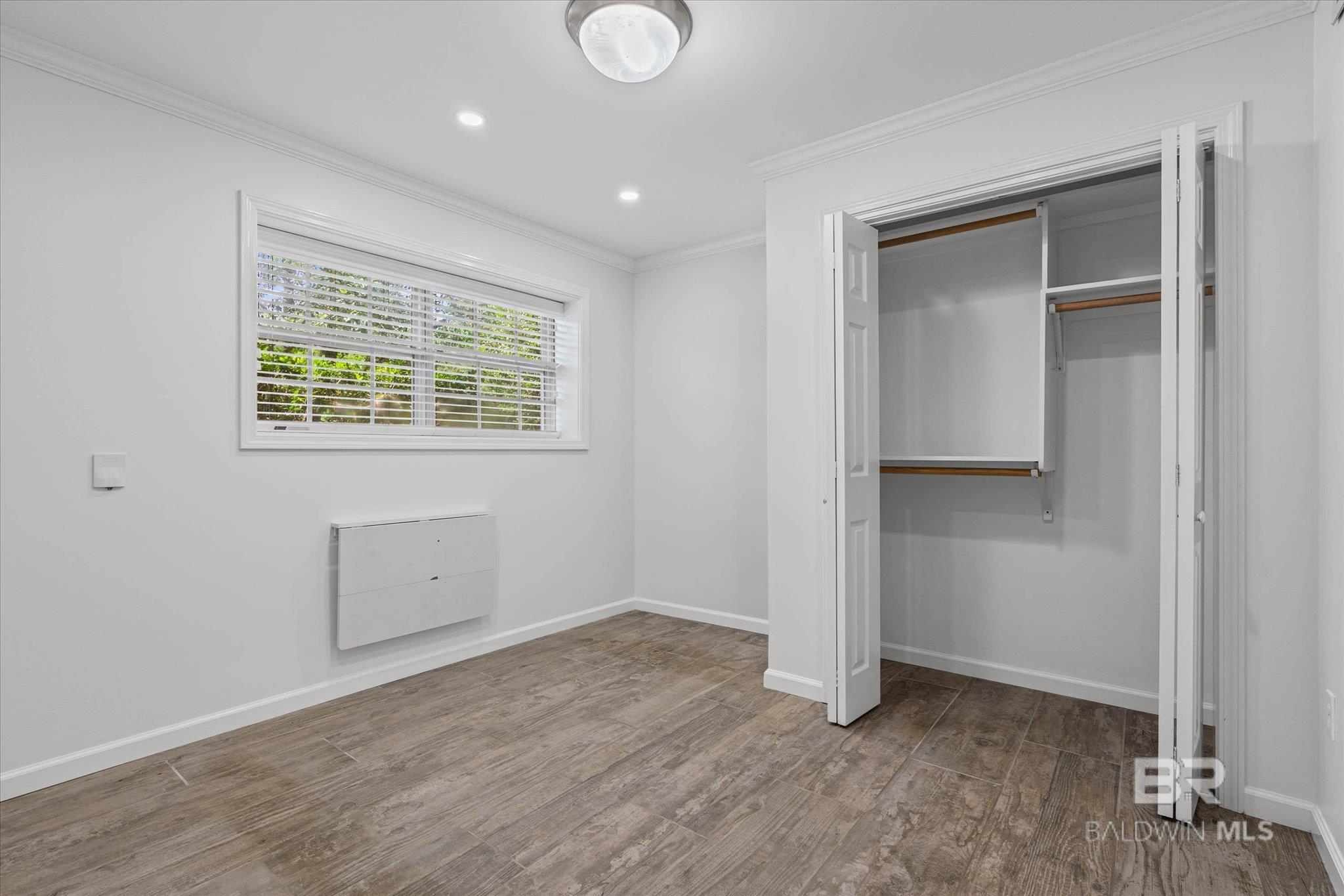 https://zimg.paragon.ice.com/ParagonImages/Property/PG/BCAR/398394/23/0/0/039012e233e0a763a17831a6672ddef9/7/87d1c3f4cc3679856c756b28588495e5/398394-b1afbfa6-f6a8-4d25-8dfa-876620cd0886.JPG