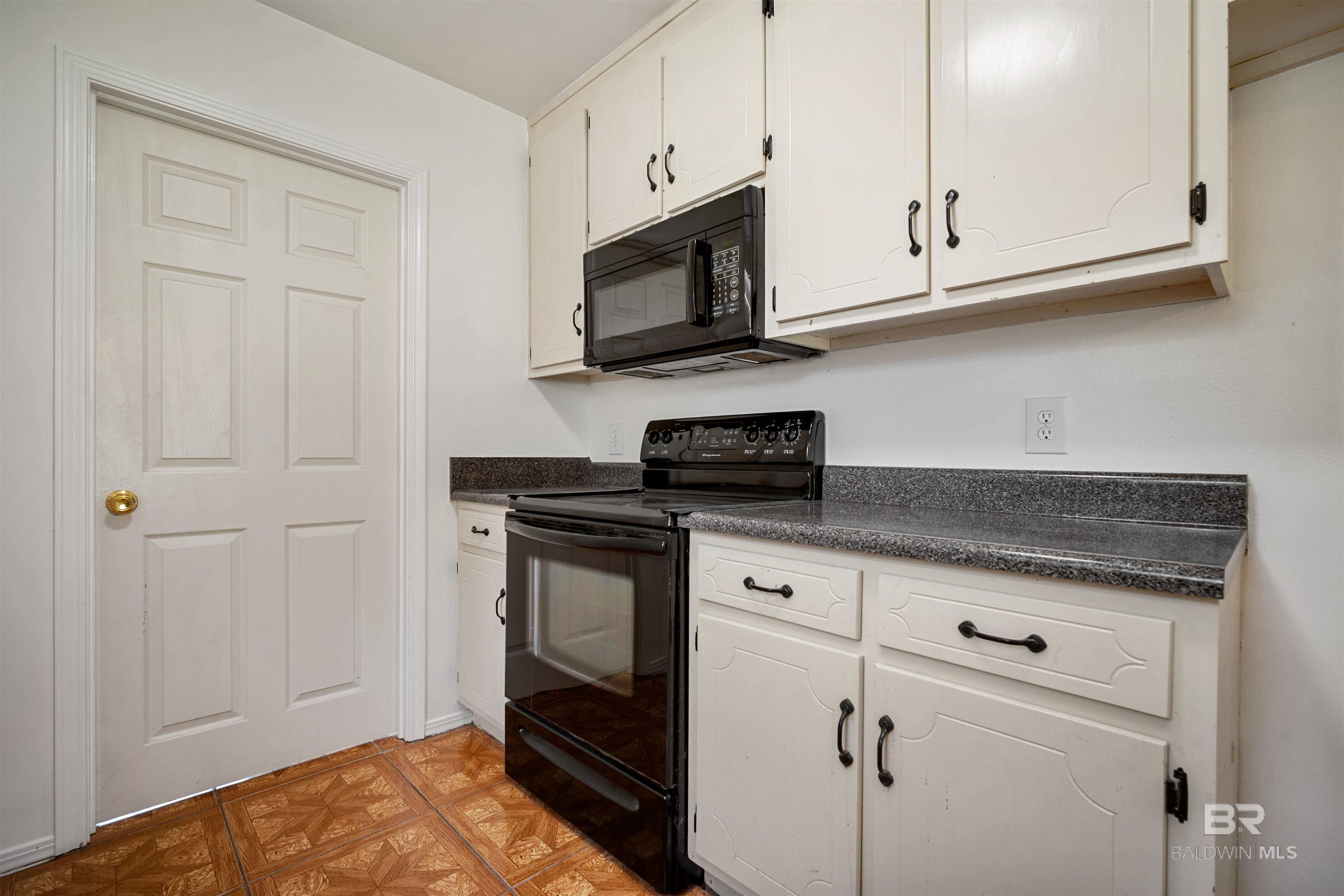 https://zimg.paragon.ice.com/ParagonImages/Property/PG/BCAR/398395/10/0/0/cd0376298e7a31b11103c23e5321e98e/7/1fa460bf4dedfdef3c2800ef390fd11e/398395-69ba03ee-ff9d-46af-85ee-6654f2cdbe8c.JPG