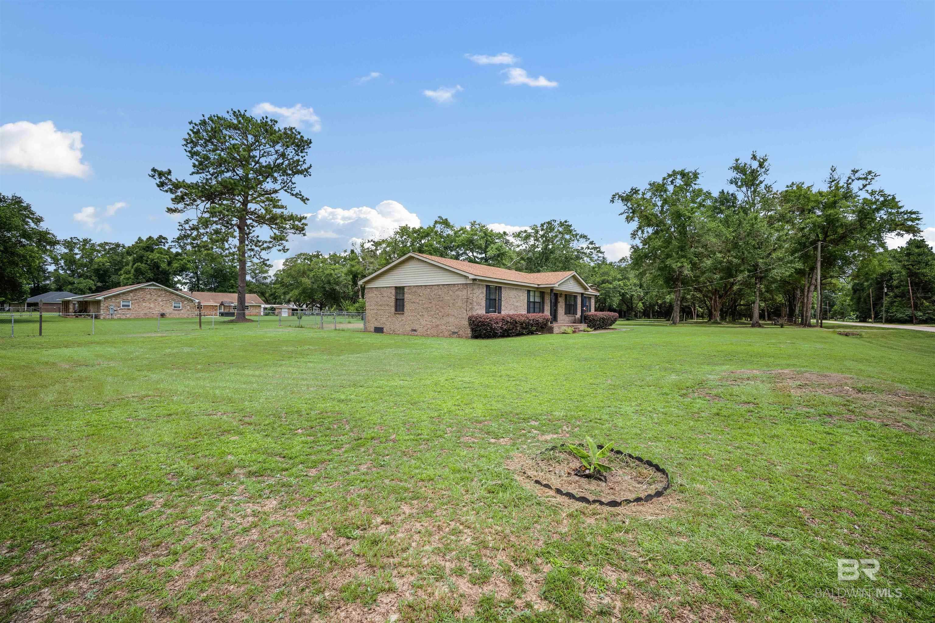 https://zimg.paragon.ice.com/ParagonImages/Property/PG/BCAR/398395/3/0/0/75f28290e460c8304c4e3a8240f1de63/7/1fa460bf4dedfdef3c2800ef390fd11e/398395-6ff4629c-831a-4c5f-b6c0-8520946ec05f.JPG