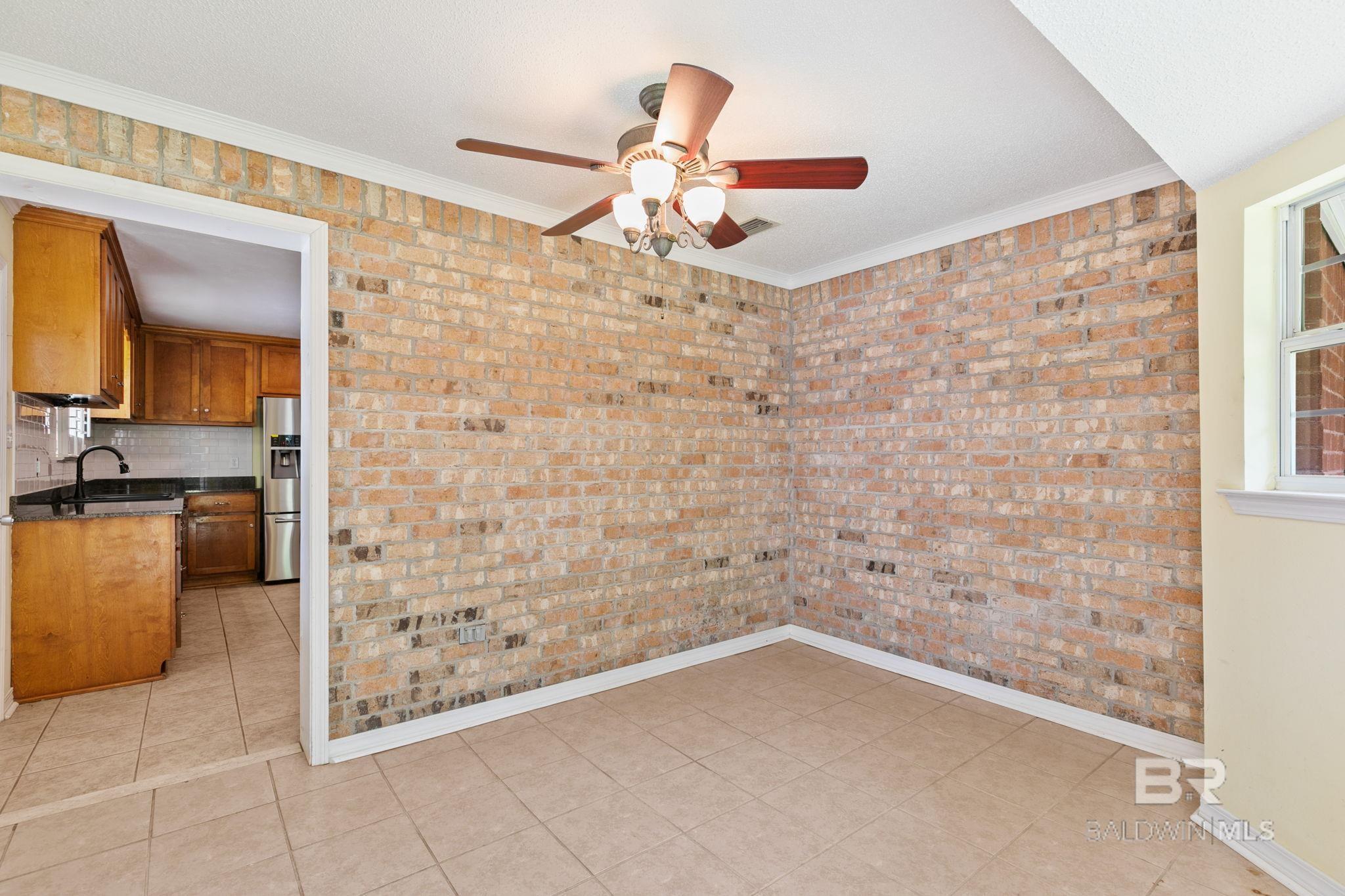 https://zimg.paragon.ice.com/ParagonImages/Property/PG/BCAR/398398/16/0/0/4b28fa817d9e8aaf9d33663f90c47abf/7/e20ecf1d489159a015ebc0cb1a47db09/398398-02d38d16-58af-4706-9f58-0cb4ed1ff608.JPG