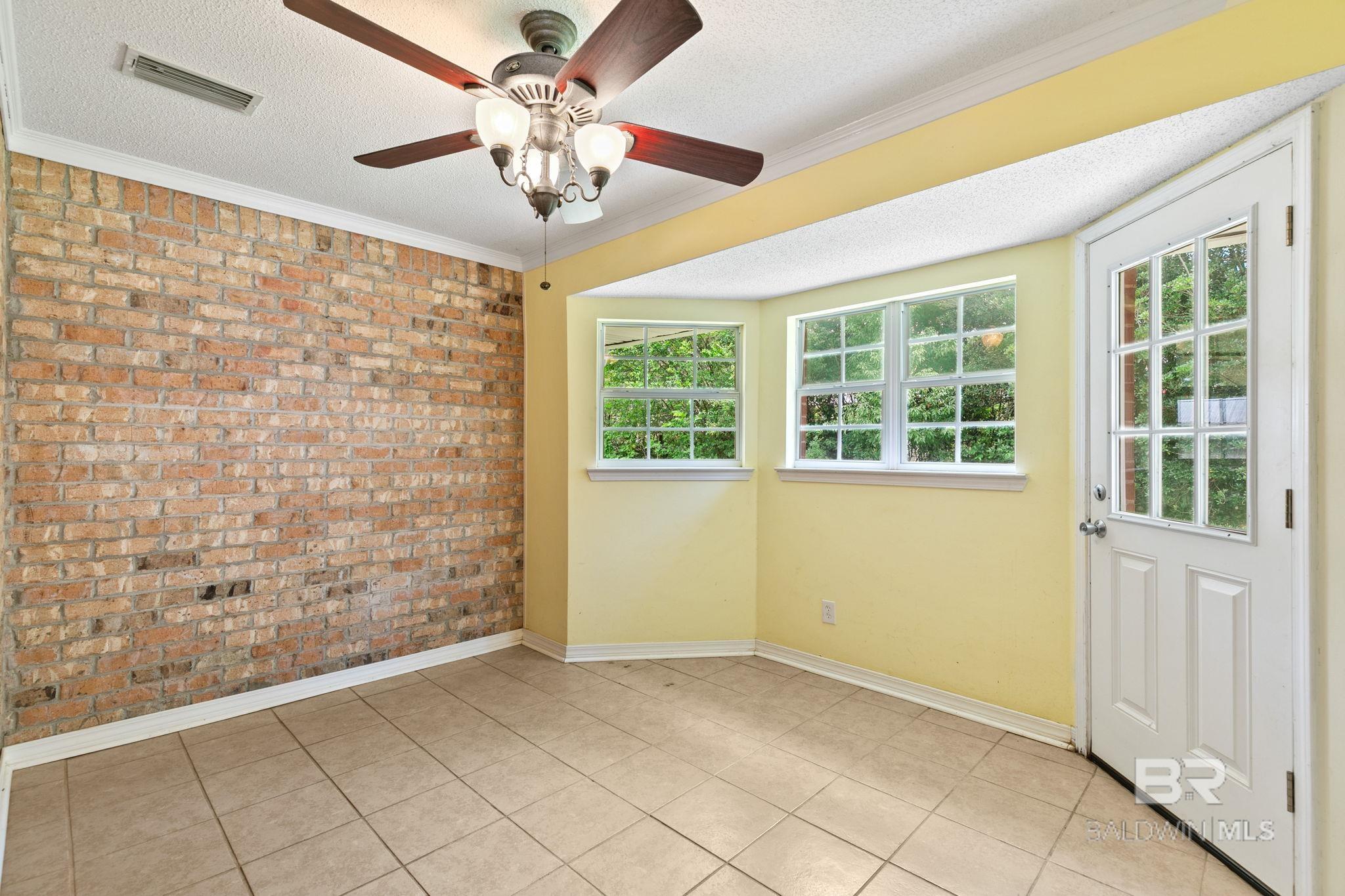 https://zimg.paragon.ice.com/ParagonImages/Property/PG/BCAR/398398/17/0/0/a9541be7de7508884b09330602f3840f/7/e20ecf1d489159a015ebc0cb1a47db09/398398-8aed1d30-0e7a-43d2-b48c-e3625de4efad.JPG