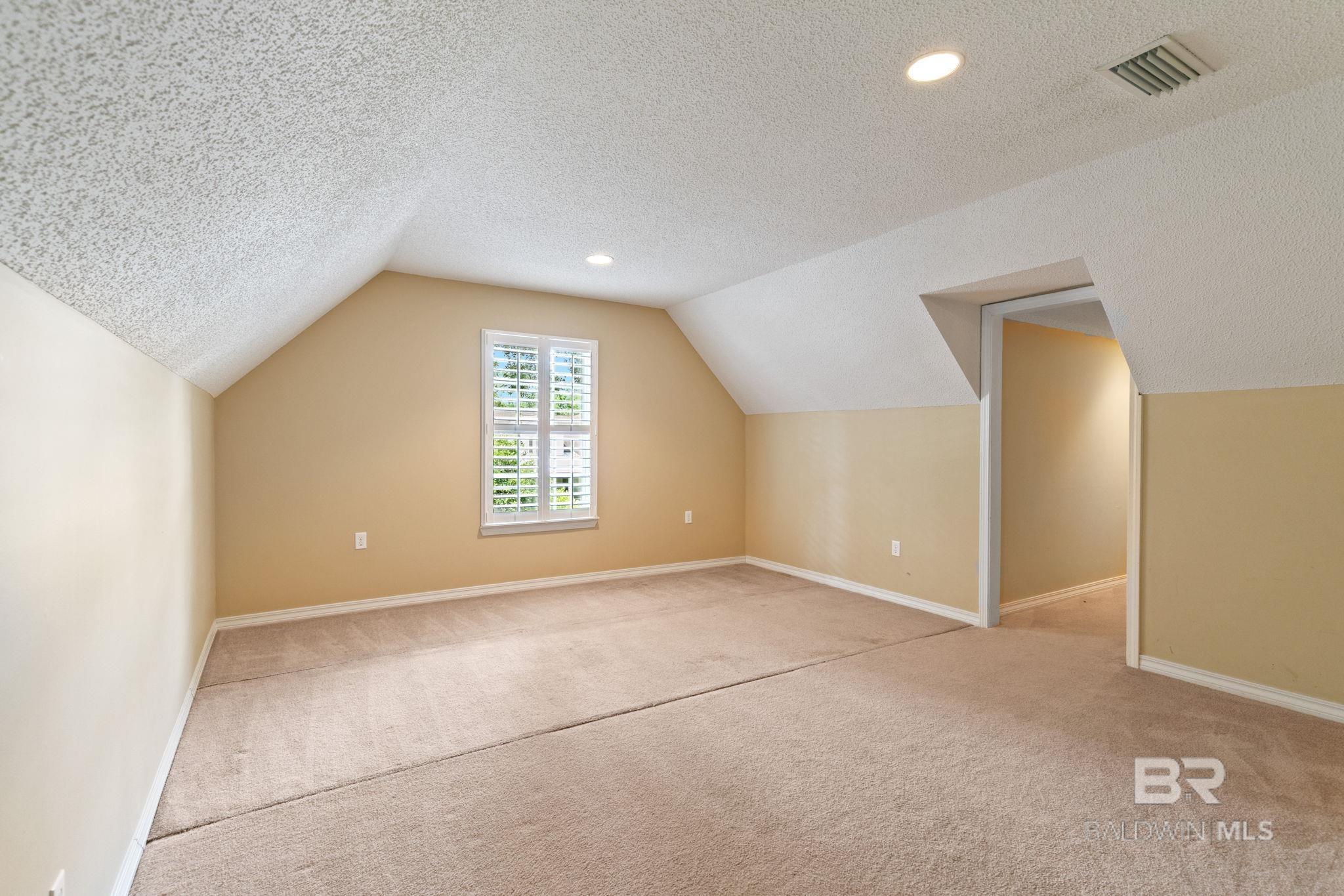 https://zimg.paragon.ice.com/ParagonImages/Property/PG/BCAR/398398/30/0/0/f4cfbb76242b76a706fd2c4e0fd2bc39/7/e20ecf1d489159a015ebc0cb1a47db09/398398-47a98a27-fe1d-4e65-a50e-fcda897750dc.JPG