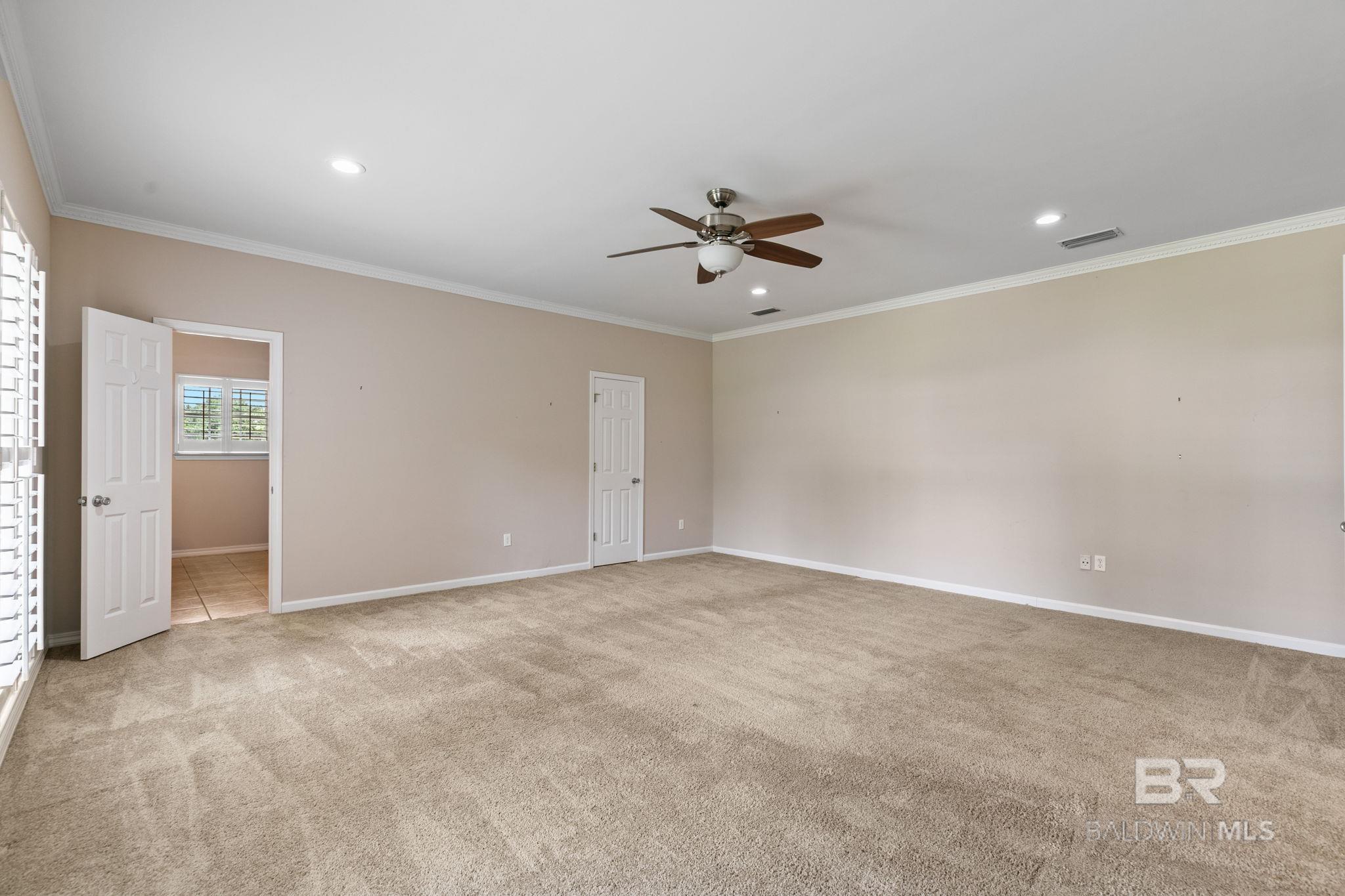 https://zimg.paragon.ice.com/ParagonImages/Property/PG/BCAR/398398/32/0/0/f514c4a3d8a350ad34c7ceb98621c52a/7/e20ecf1d489159a015ebc0cb1a47db09/398398-3e2bc01a-d5d6-4bf8-b7b7-7d39a25a29a0.JPG