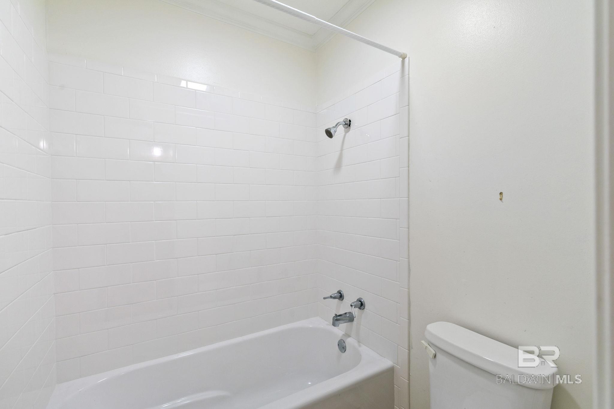 https://zimg.paragon.ice.com/ParagonImages/Property/PG/BCAR/398398/41/0/0/52977d44570cde8c0902d398b62f373a/7/e20ecf1d489159a015ebc0cb1a47db09/398398-aa8cdb1f-0b68-448f-80f9-4c96be5fef57.JPG