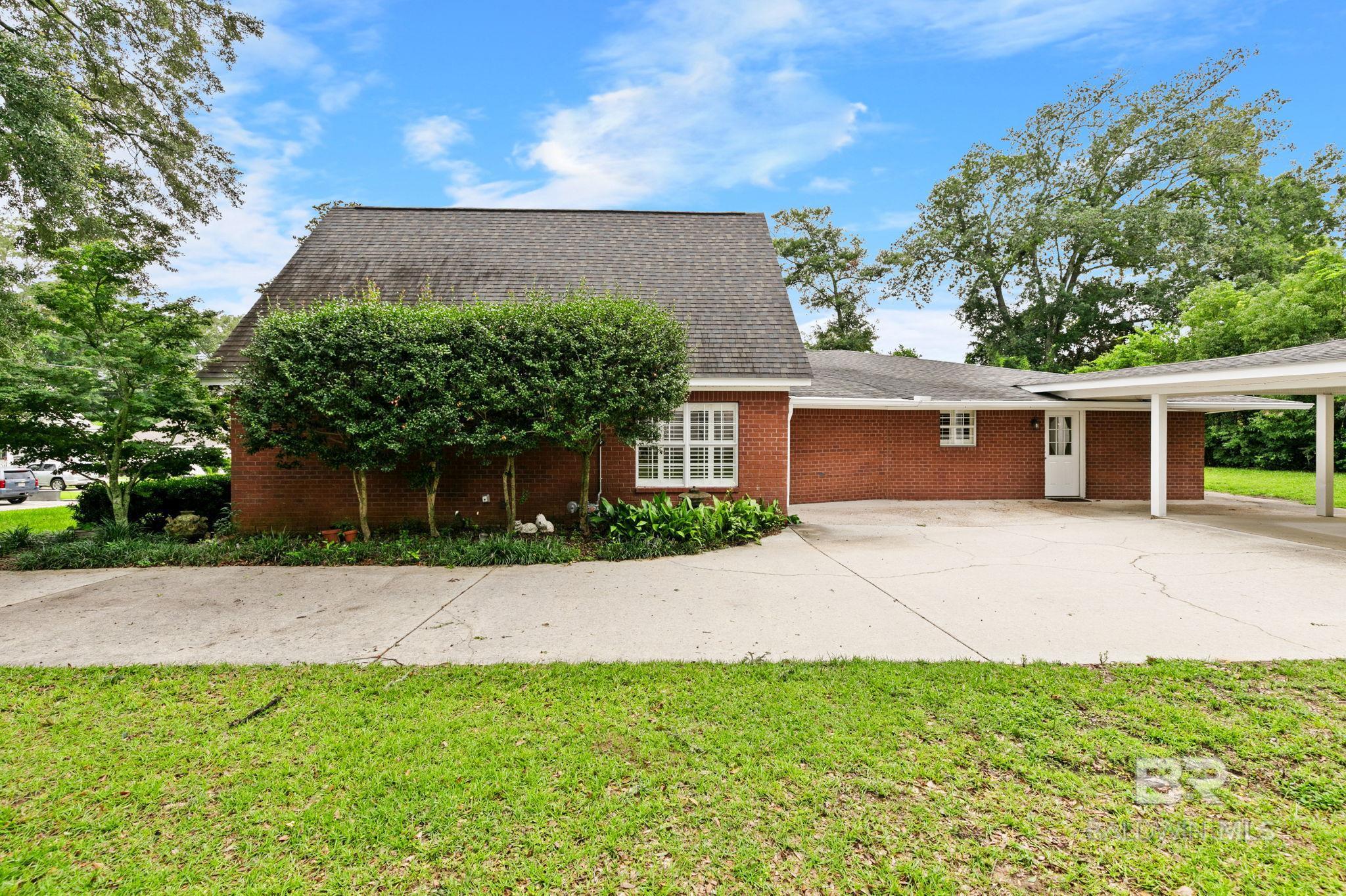 https://zimg.paragon.ice.com/ParagonImages/Property/PG/BCAR/398398/54/0/0/5603b4ebdf351cdd0d86fbbfd5ce7bee/7/e20ecf1d489159a015ebc0cb1a47db09/398398-45ad35e5-eb94-4241-bbfe-89a803efd2f4.JPG