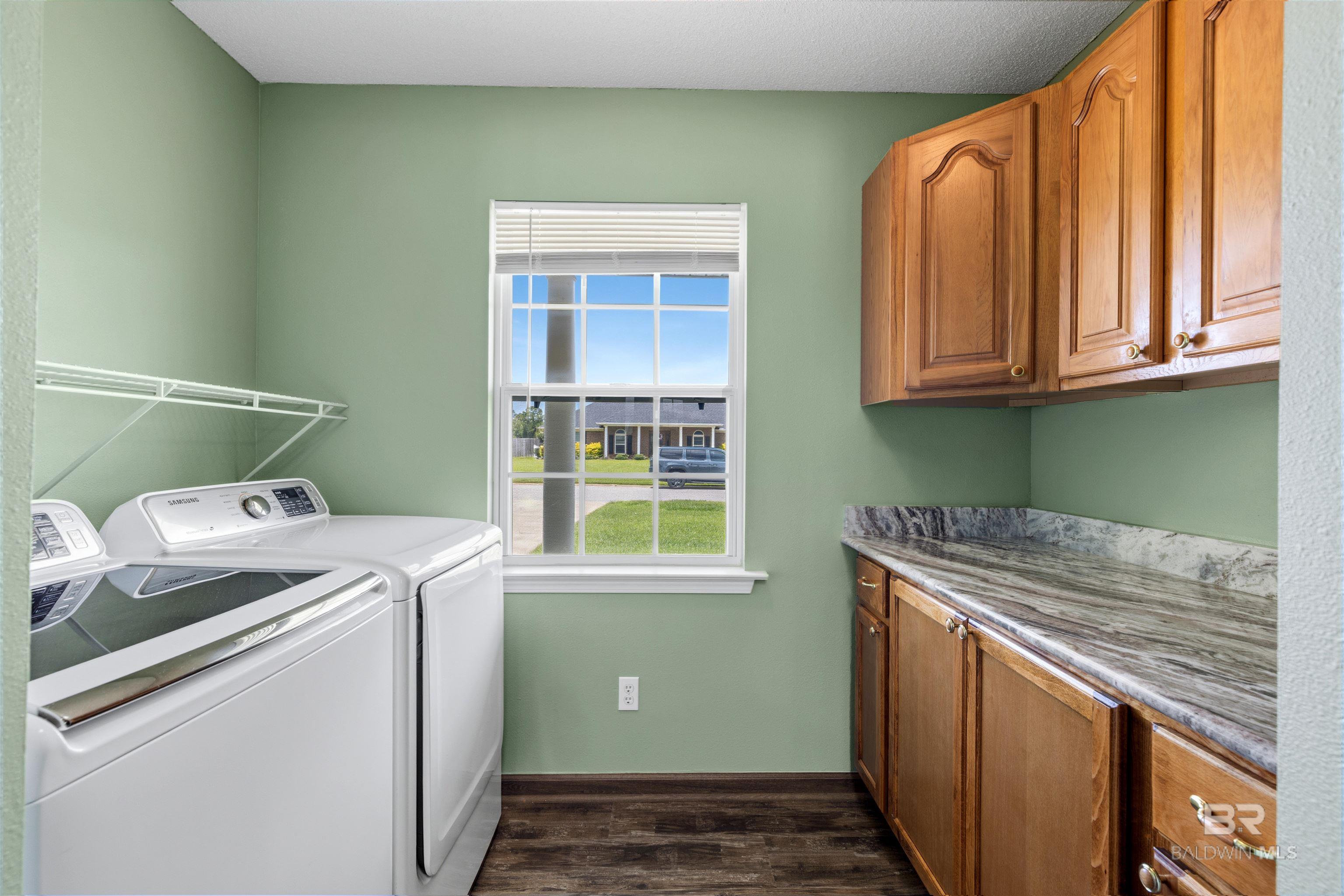 https://zimg.paragon.ice.com/ParagonImages/Property/PG/BCAR/398400/10/0/0/ae6e81644e440827b7e85c80021c2d16/7/de77d4453c72f1d0f559851270dbfd2a/398400-48b4903d-e40a-46f1-8b50-cdf8d5fd0ce0.JPG