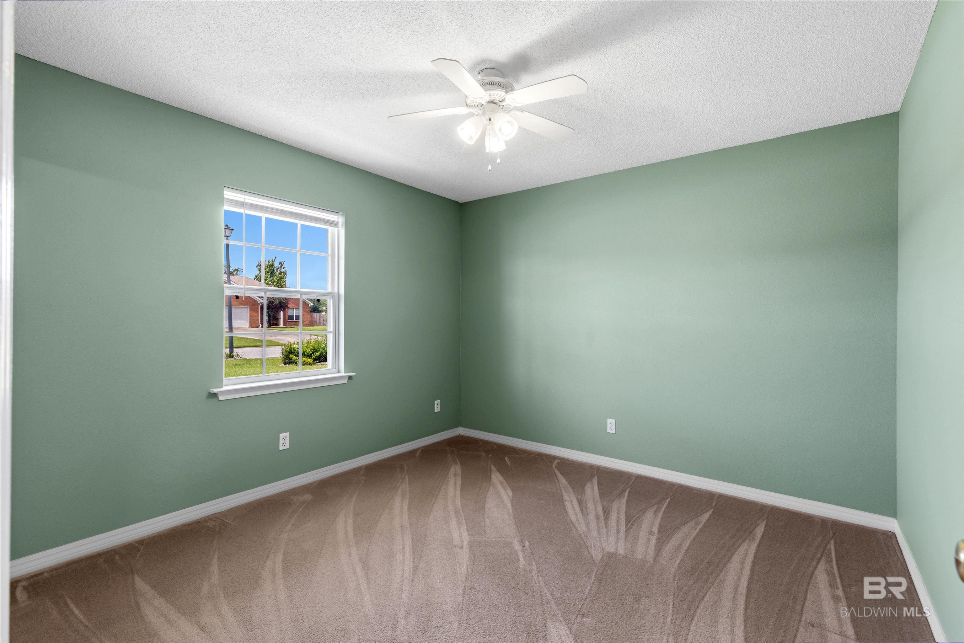 https://zimg.paragon.ice.com/ParagonImages/Property/PG/BCAR/398400/15/0/0/89d78074889296e72457d9565ed00831/7/de77d4453c72f1d0f559851270dbfd2a/398400-084f13d6-f486-4717-8204-f520c240c39a.JPG