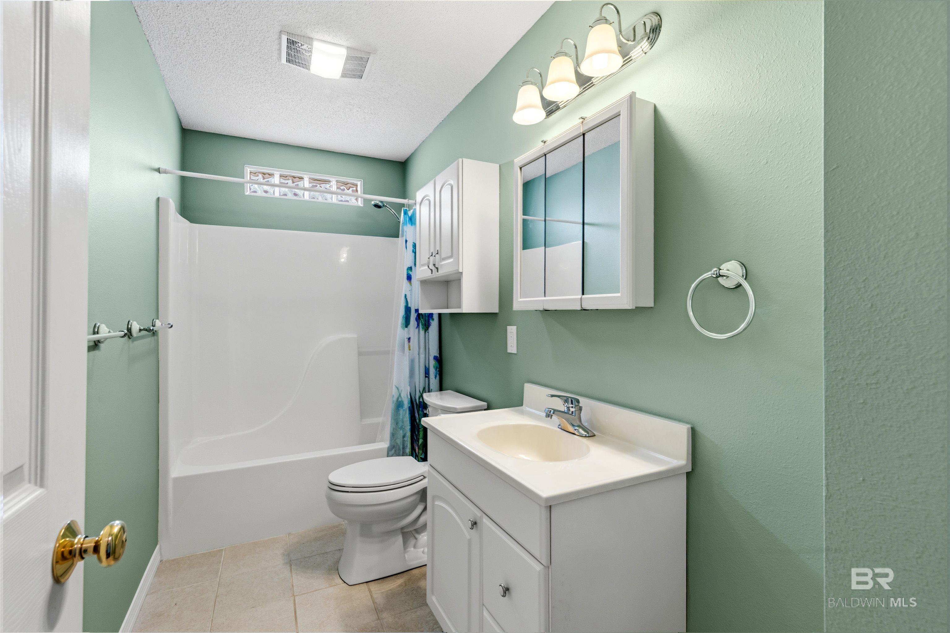 https://zimg.paragon.ice.com/ParagonImages/Property/PG/BCAR/398400/16/0/0/6d3c35d510c13ca2a8c89dcd693884dd/7/de77d4453c72f1d0f559851270dbfd2a/398400-450169aa-4ae0-49b8-ac89-a5bfe189d12e.JPG