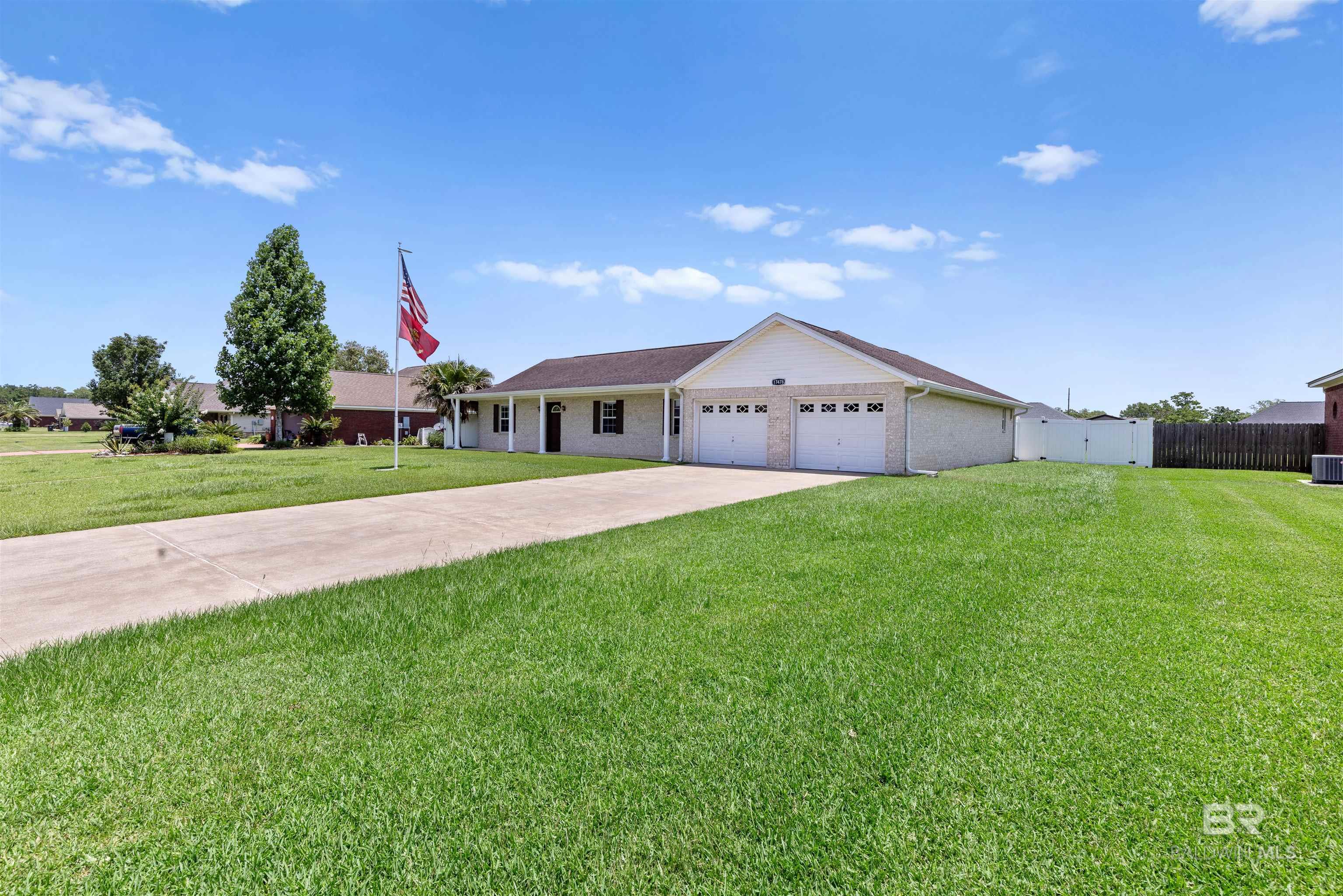 https://zimg.paragon.ice.com/ParagonImages/Property/PG/BCAR/398400/2/0/0/4751aa435086c5322c8e776d5d838a99/7/de77d4453c72f1d0f559851270dbfd2a/398400-d1f4db5e-be63-4bd9-907a-354cd53ee0d3.JPG
