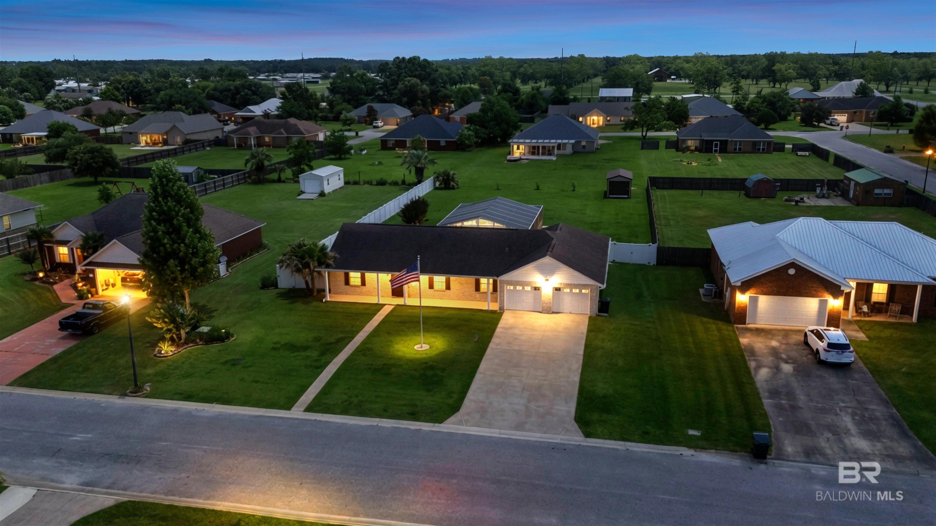 https://zimg.paragon.ice.com/ParagonImages/Property/PG/BCAR/398400/26/0/0/de0e3fc0bb14710891a31a56229c4f87/7/de77d4453c72f1d0f559851270dbfd2a/398400-04c3f9d1-ea0d-4c02-b39b-d75c3895ca33.JPG