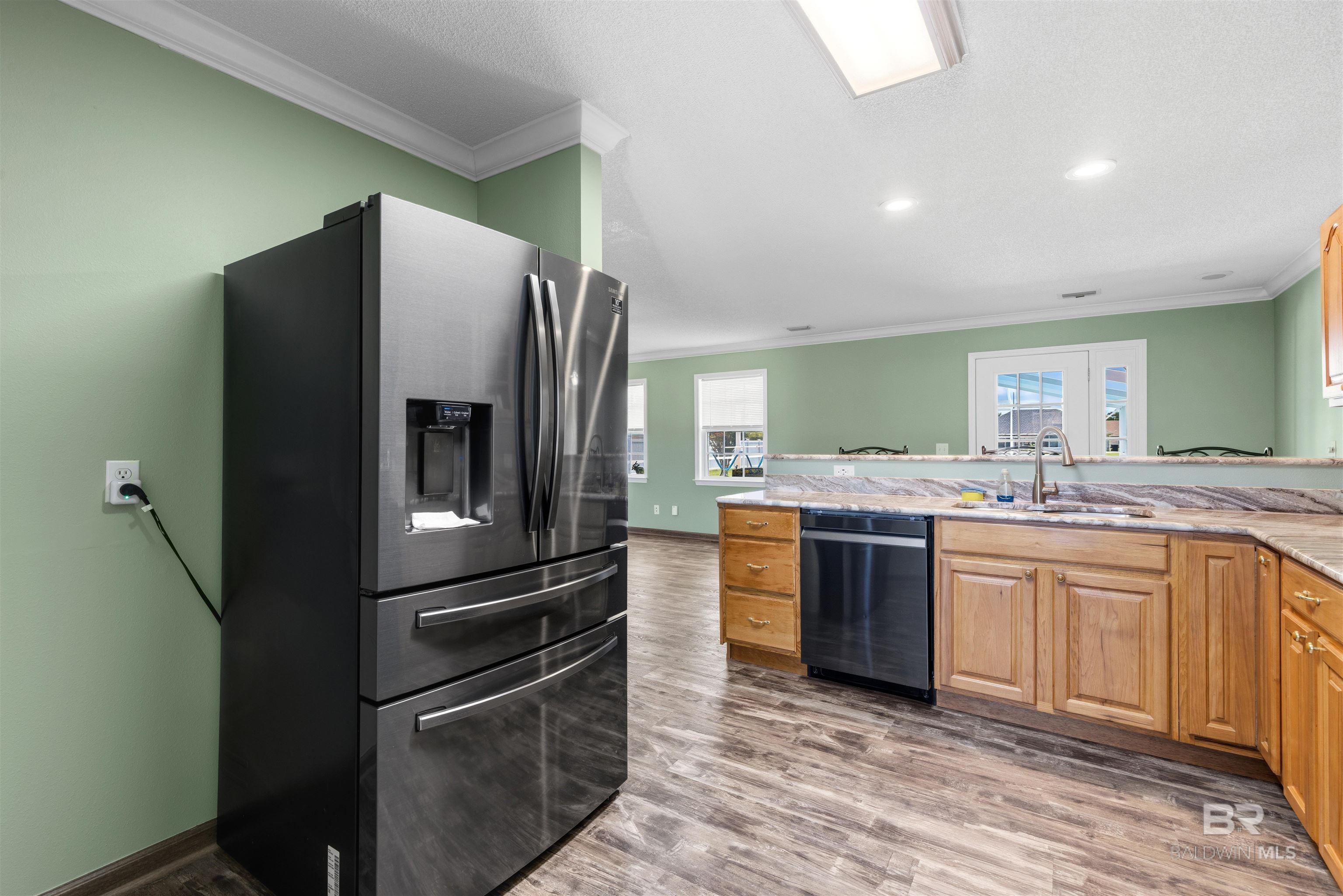 https://zimg.paragon.ice.com/ParagonImages/Property/PG/BCAR/398400/7/0/0/e01d0c07a8278fa117989e8f130a6880/7/de77d4453c72f1d0f559851270dbfd2a/398400-5d3b801d-73a4-49c0-b509-dc3e9039a58c.JPG