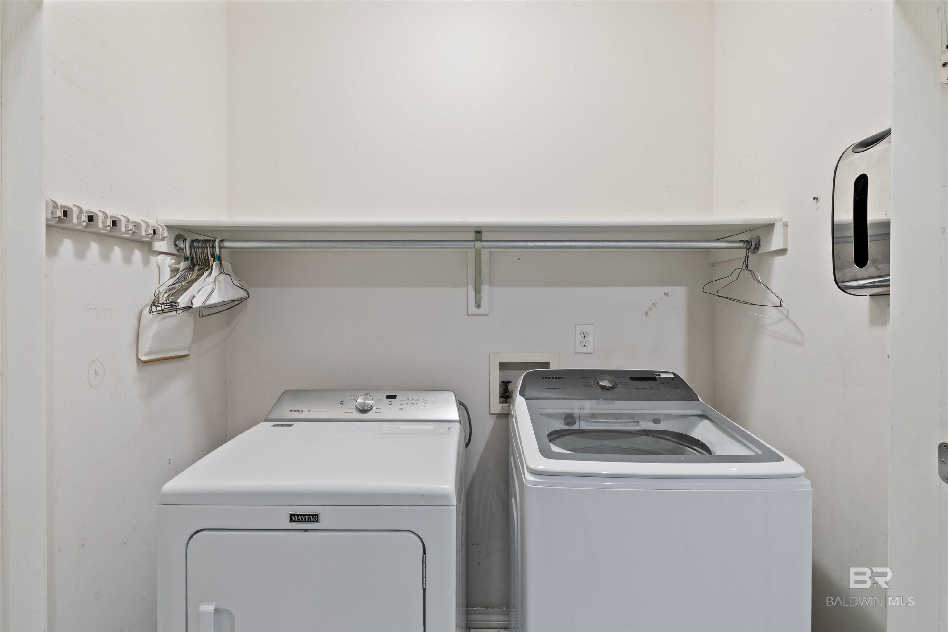 398409 | Photo 20