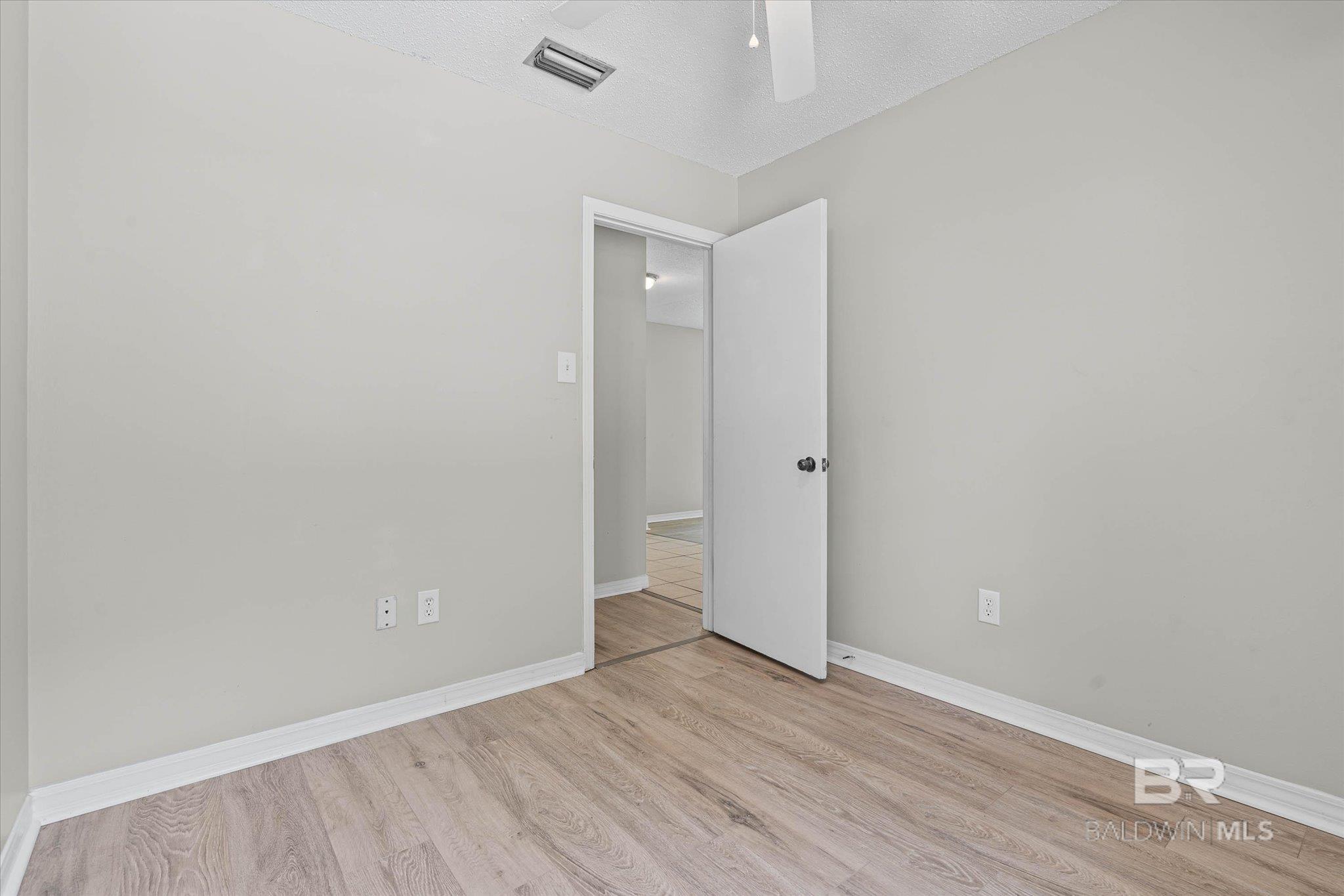 https://zimg.paragon.ice.com/ParagonImages/Property/PG/BCAR/398452/12/0/0/34b160014b847e7059fdfecbc5557a70/7/4be52e1beae64d4479c01eda01ab9963/398452-341a36bd-dc88-48c7-a136-8ad030654f71.JPG