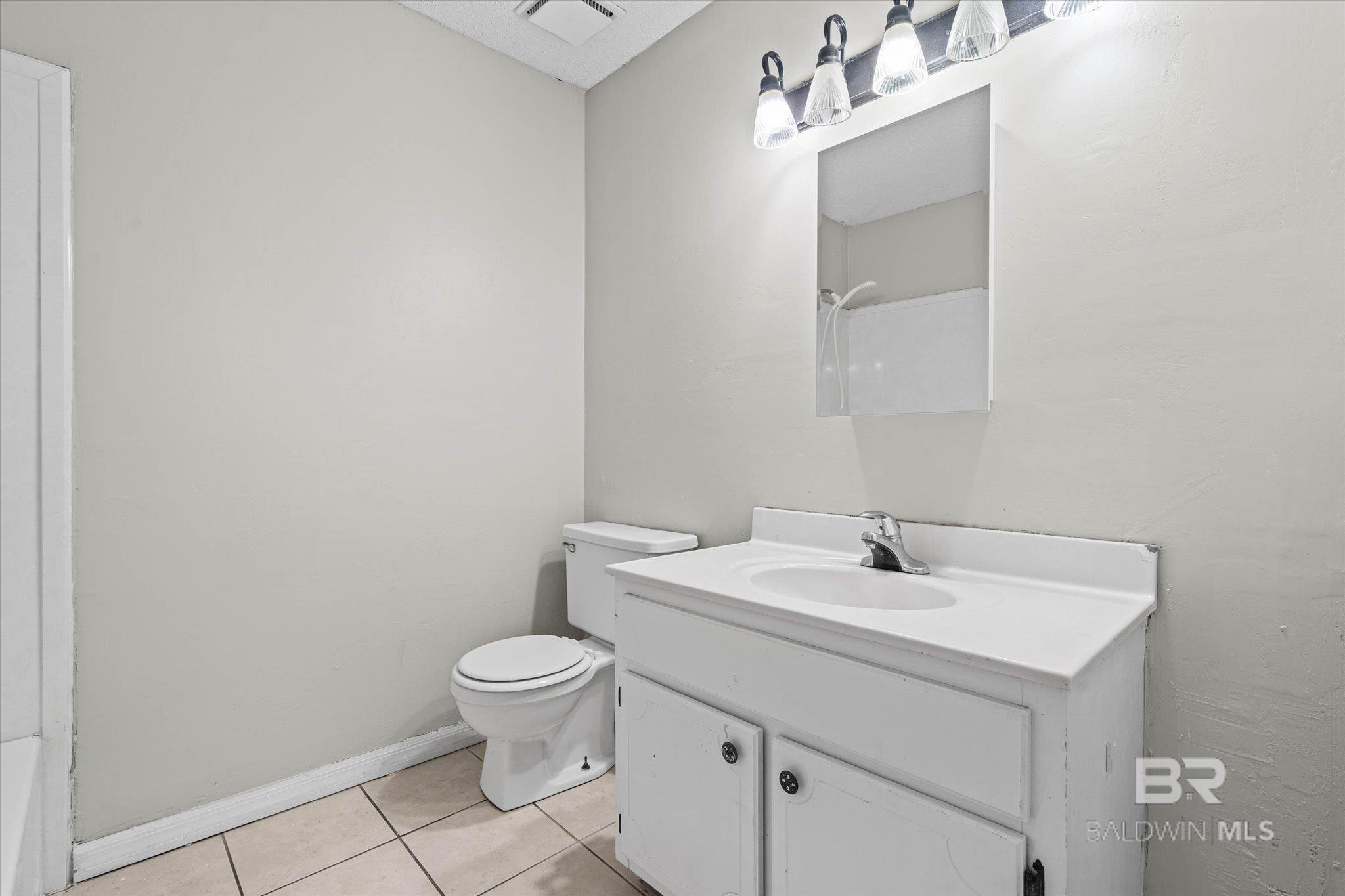 https://zimg.paragon.ice.com/ParagonImages/Property/PG/BCAR/398452/13/0/0/0659038e5469ec47dcb711b79abd27f4/7/4be52e1beae64d4479c01eda01ab9963/398452-ddf41de4-bbf6-48e0-9b80-c29baaca6fa9.JPG
