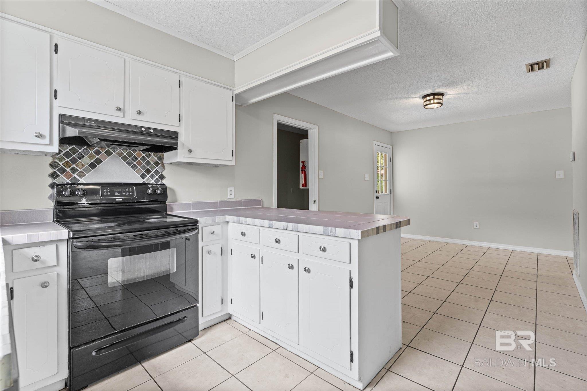 https://zimg.paragon.ice.com/ParagonImages/Property/PG/BCAR/398452/4/0/0/e020f661a64100dc2e4d2c694f852aed/7/4be52e1beae64d4479c01eda01ab9963/398452-26a02fc0-26b6-449e-a8ad-52ac312c38be.JPG